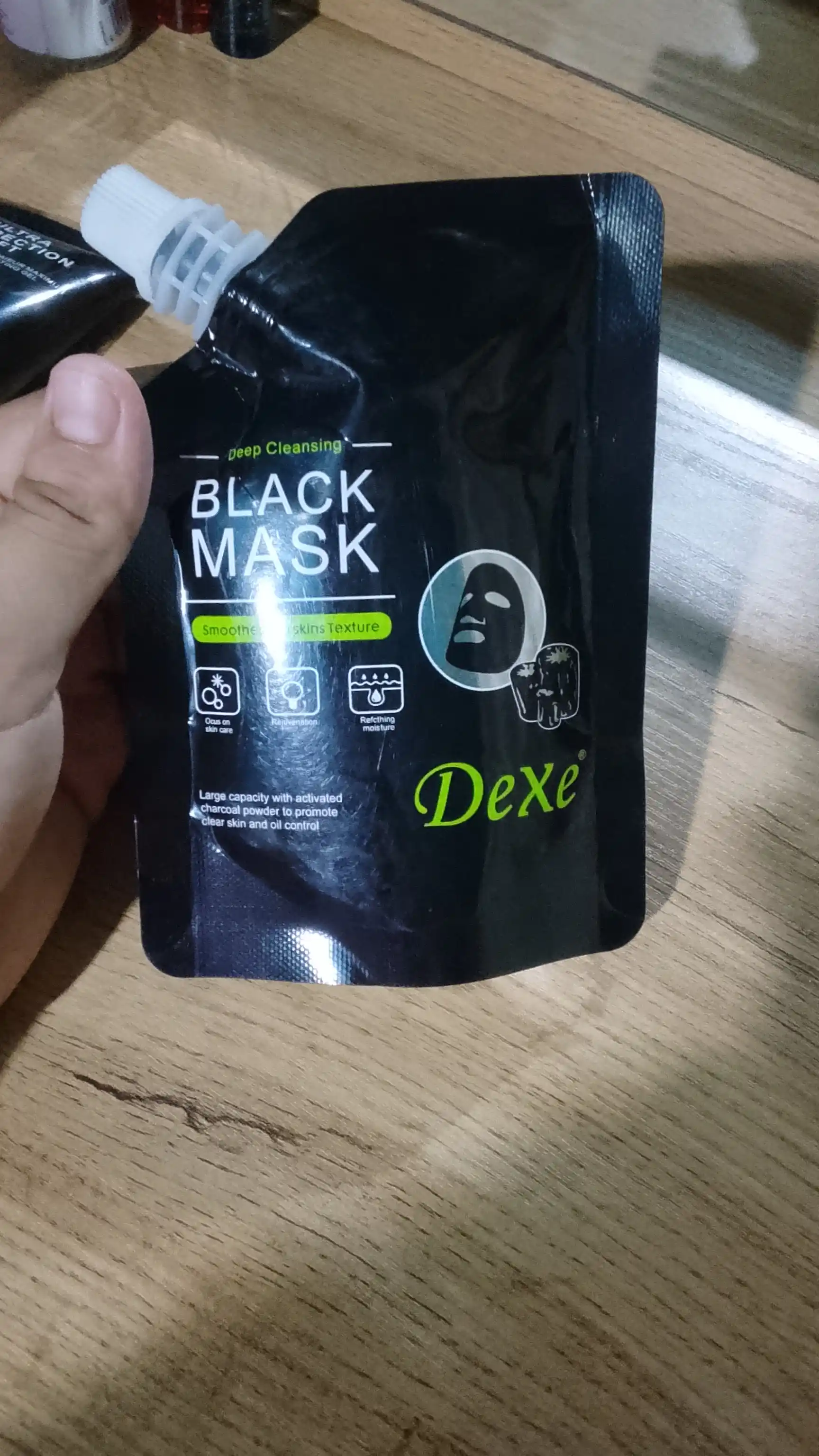 Dear She Black Sea Salt tozalovchi qora niqobi, yuz uchun piling, 10 dona