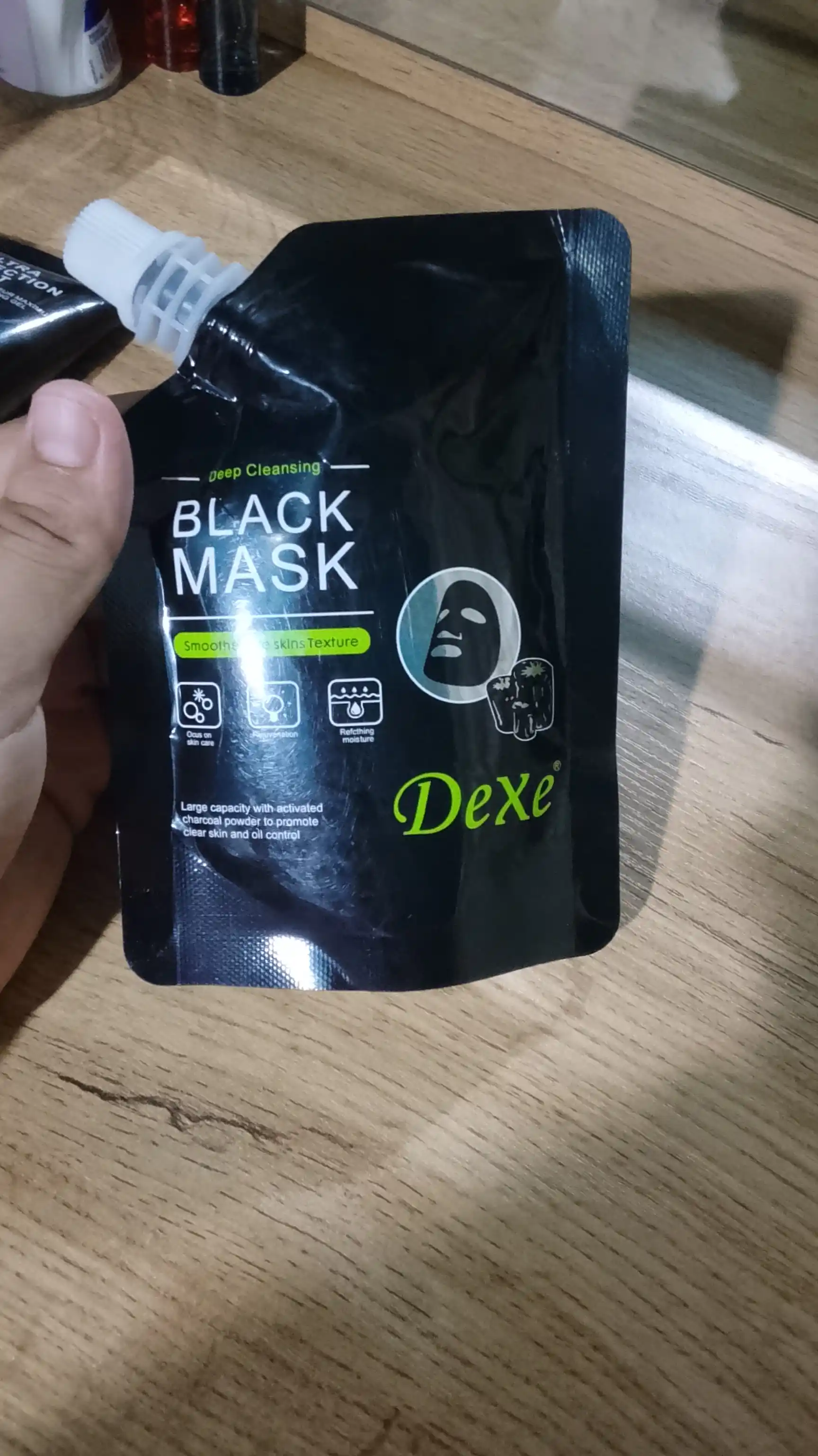 Dear She Black Sea Salt tozalovchi qora niqobi, yuz uchun piling, 10 dona