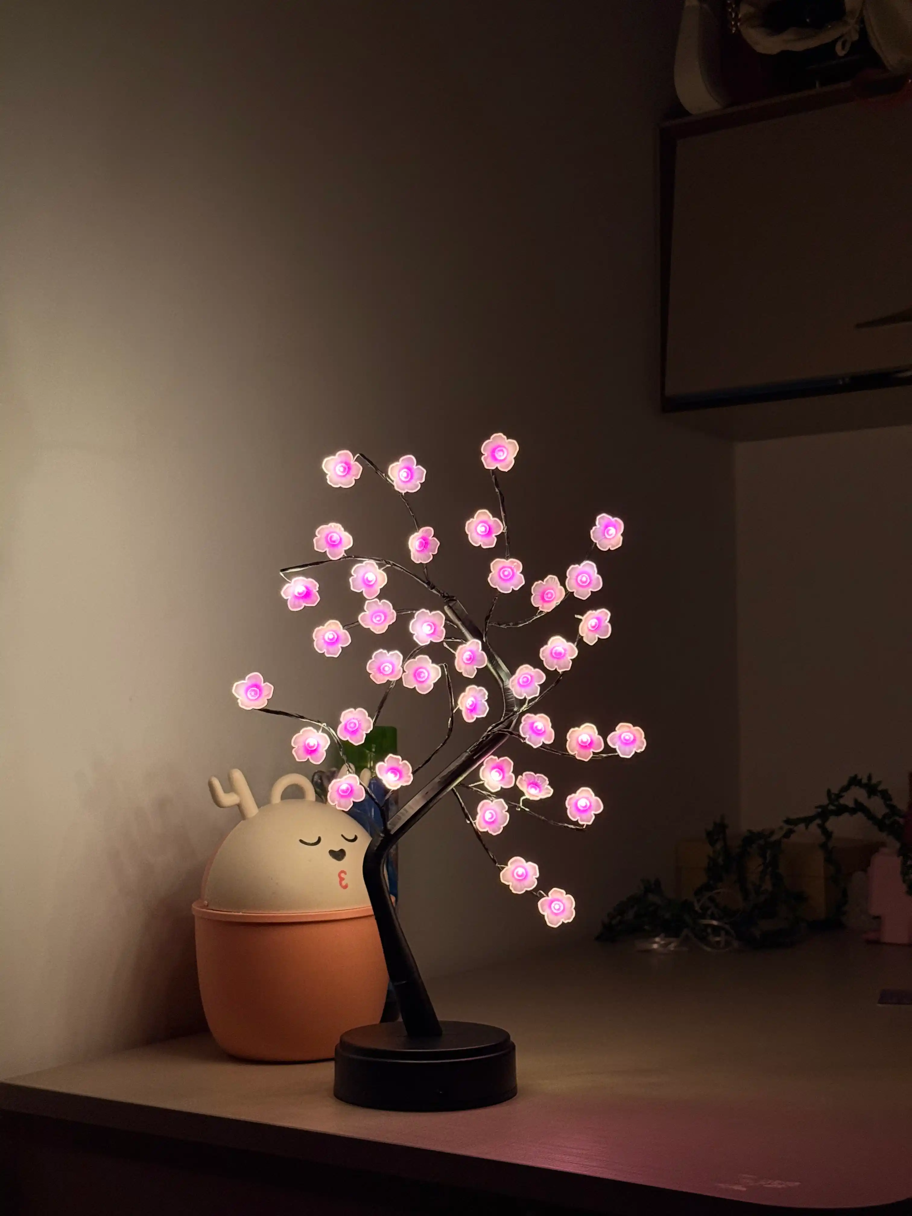 Sakura gullari bilan Bonsay chiroq, LED tungi lampa