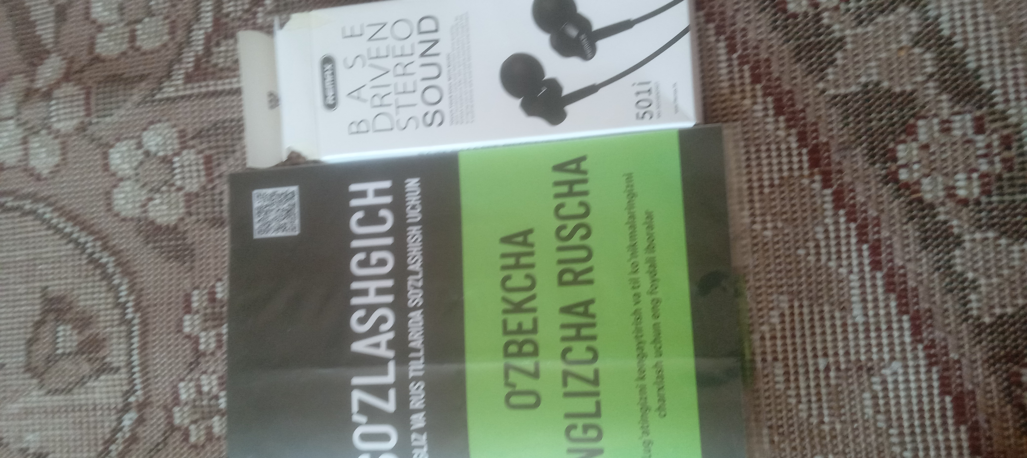 Inglizcha O‘zbekcha Ruscha So‘zlashgich kitob – 174 bet, audio talaffuz, kundalik iboralar