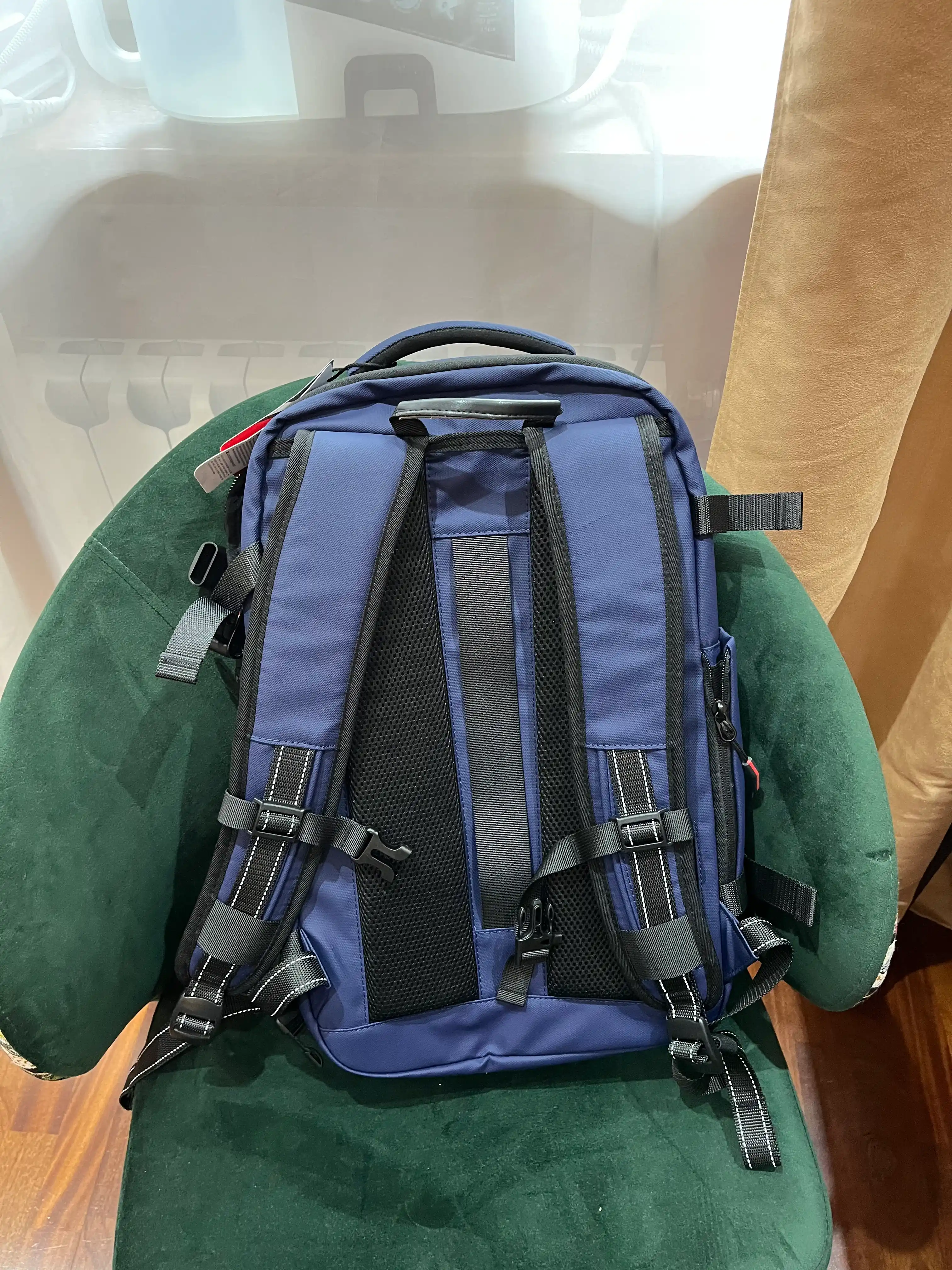 Vakuumli ryukzak 17" noutbuk uchun, 60 l, nasos va TSA qulf bilan
