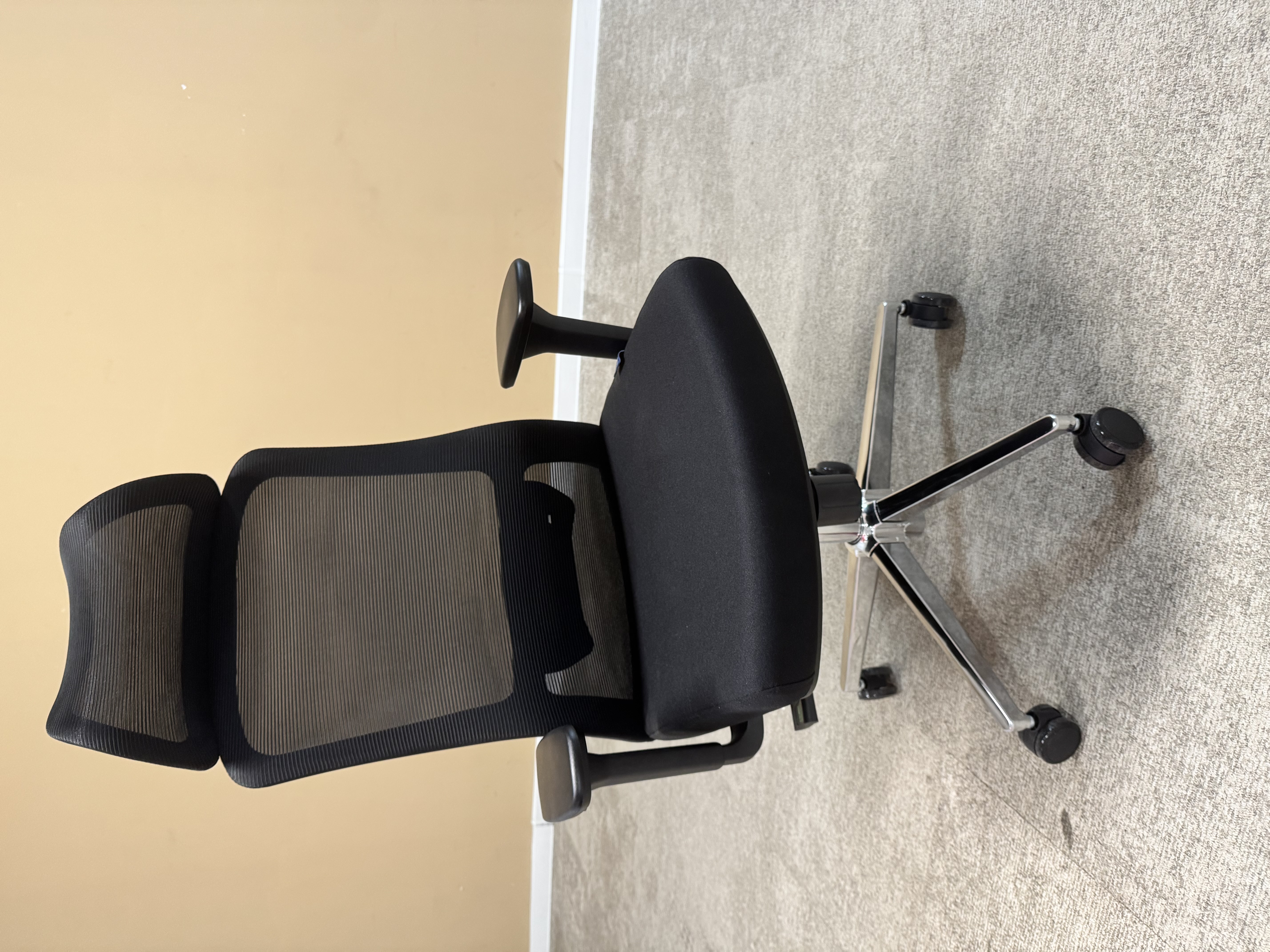 ERGO Burton HB Black ofis kreslosi, to'rli, bosh tayanchli, 120kg gacha