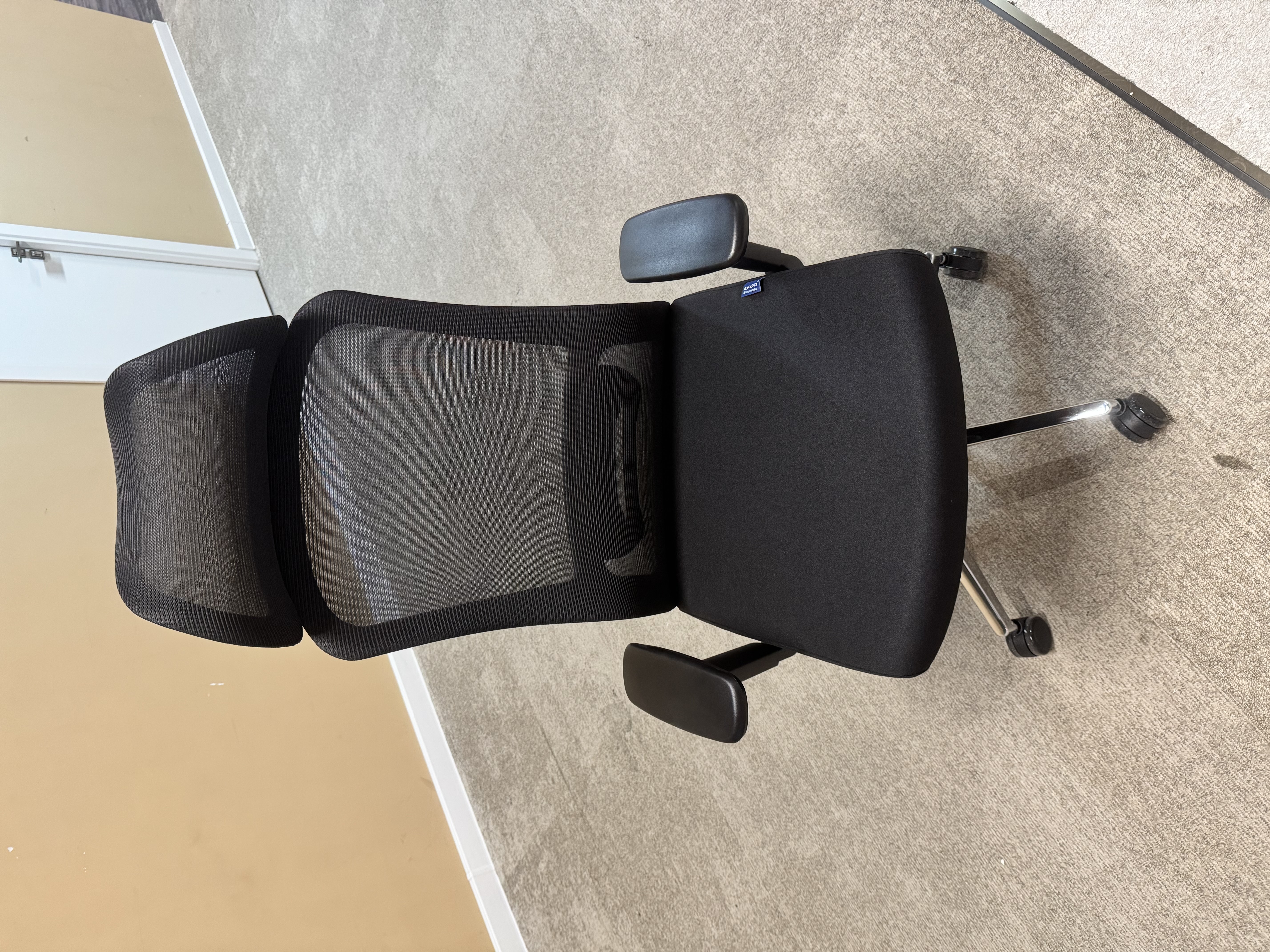 ERGO Burton HB Black ofis kreslosi, to'rli, bosh tayanchli, 120kg gacha