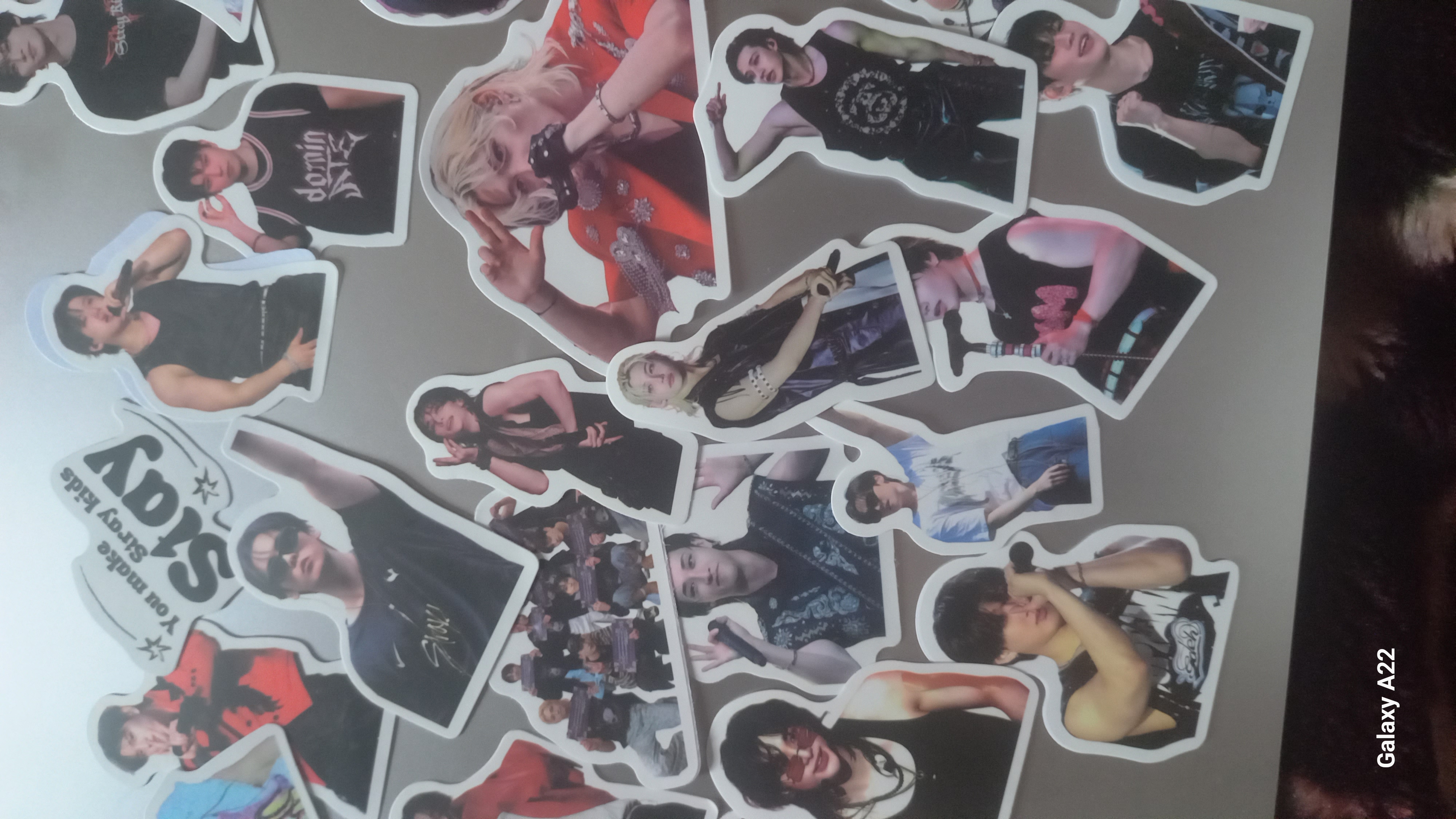 K-pop stikerlari to'plami BTS BlackPink Stray Kids Cortis