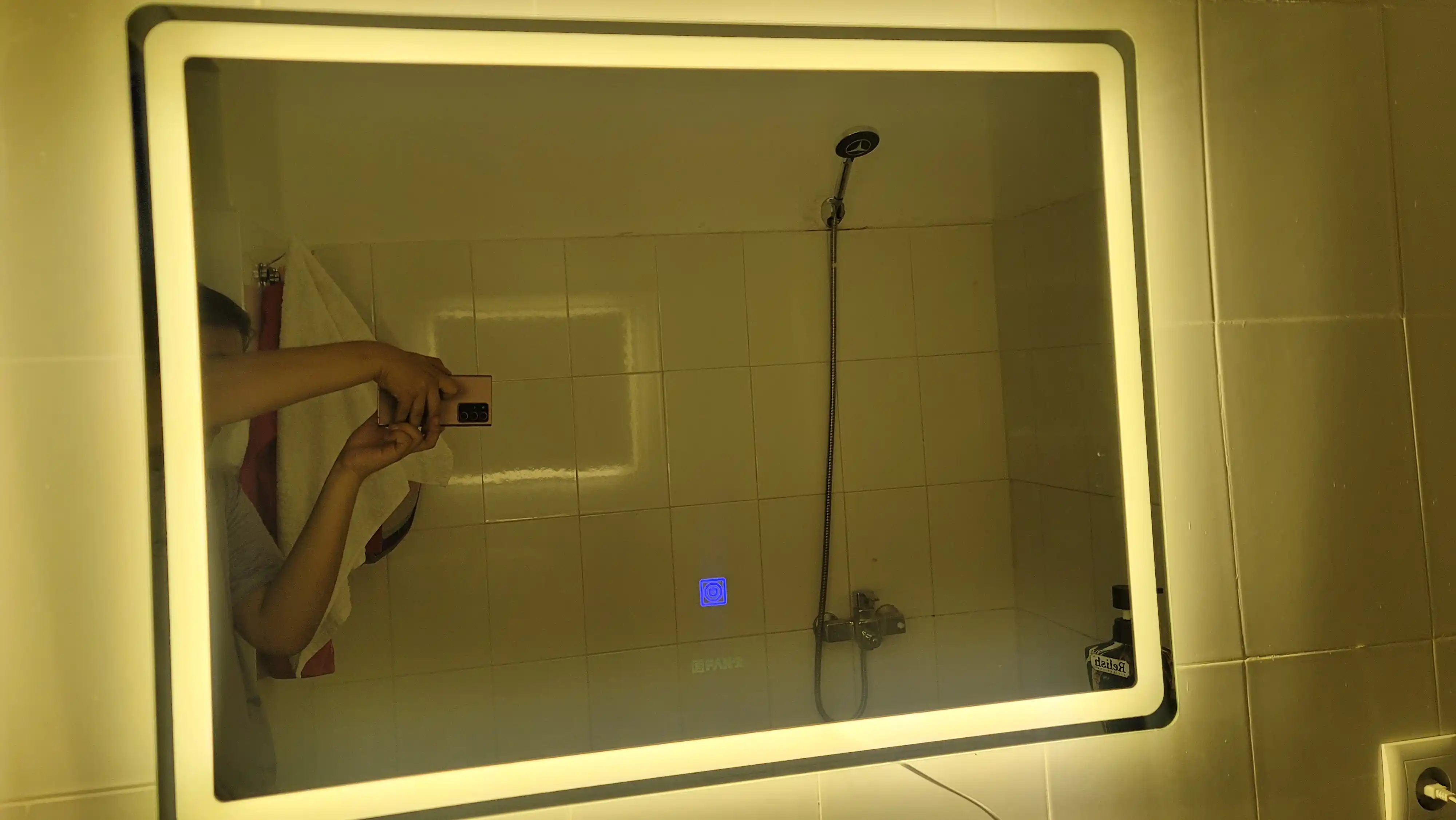 LED зеркало для ванной 50x70 60x80 3 цвета подсветки сенсор антизапотевание часы