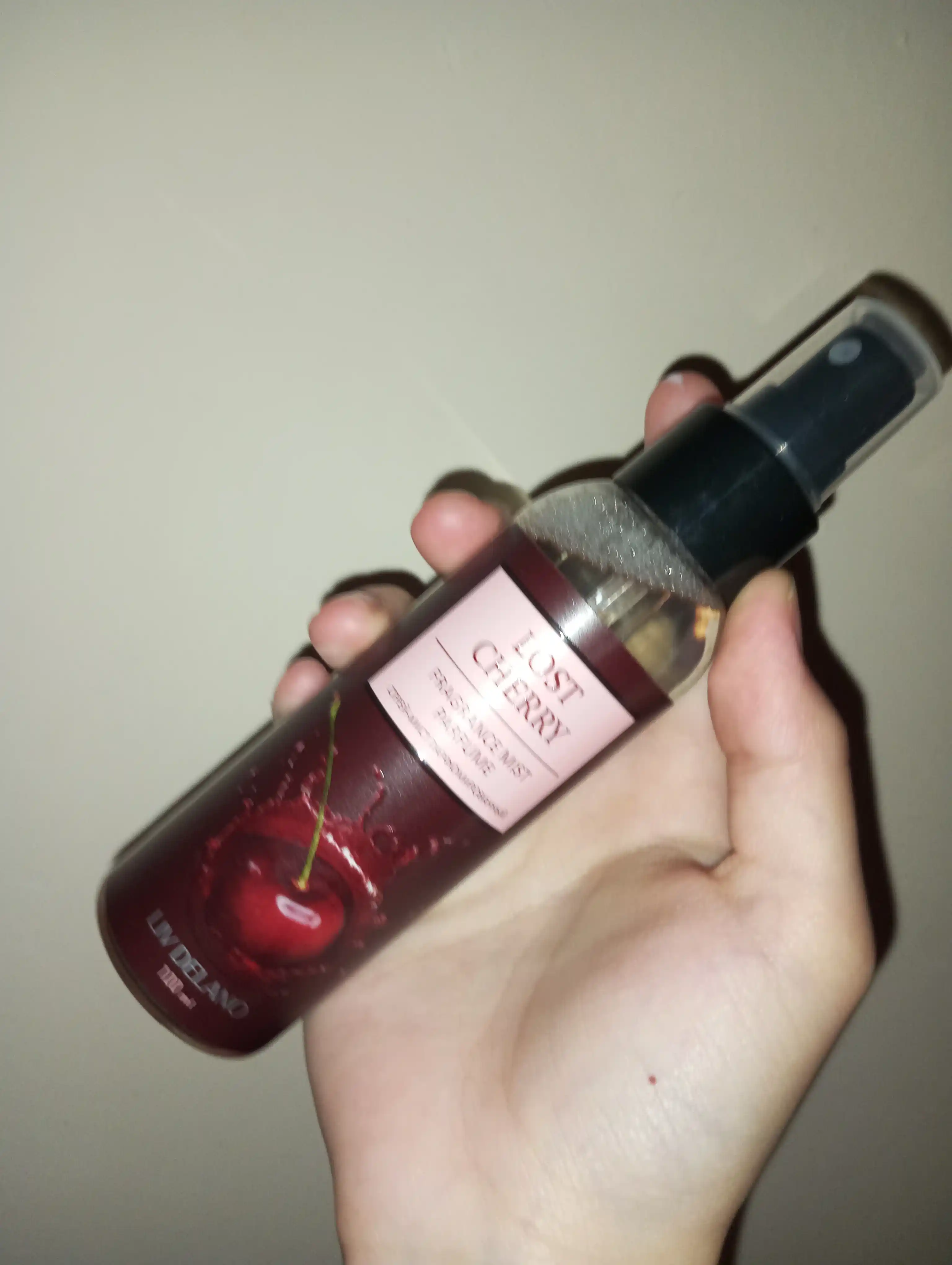 Parfyumlangan sprey-mist tana uchun Lost Cherry Liv Delano, ayollar uchun, 100 ml