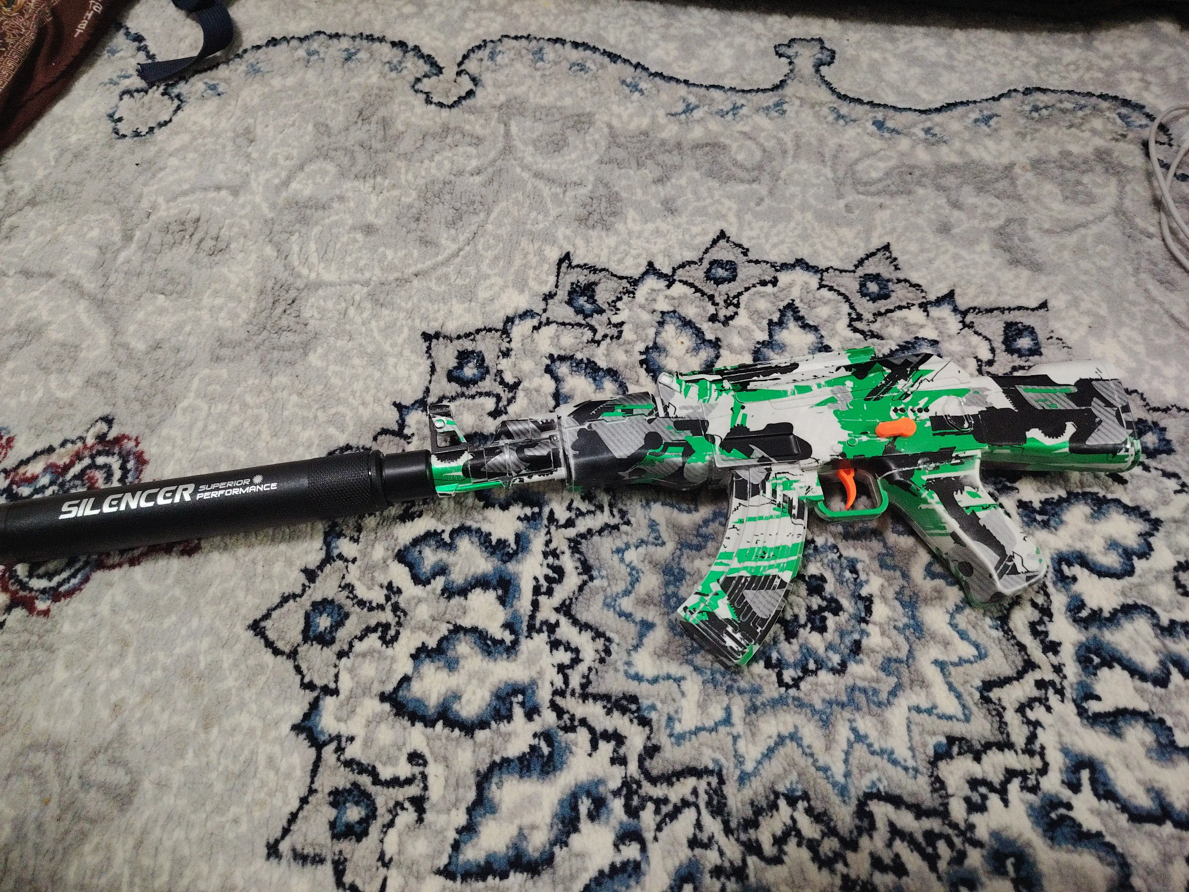 AK47, MP9, P90, AUG orbitsli gel avtomati, bolalar uchun batareyali blaster