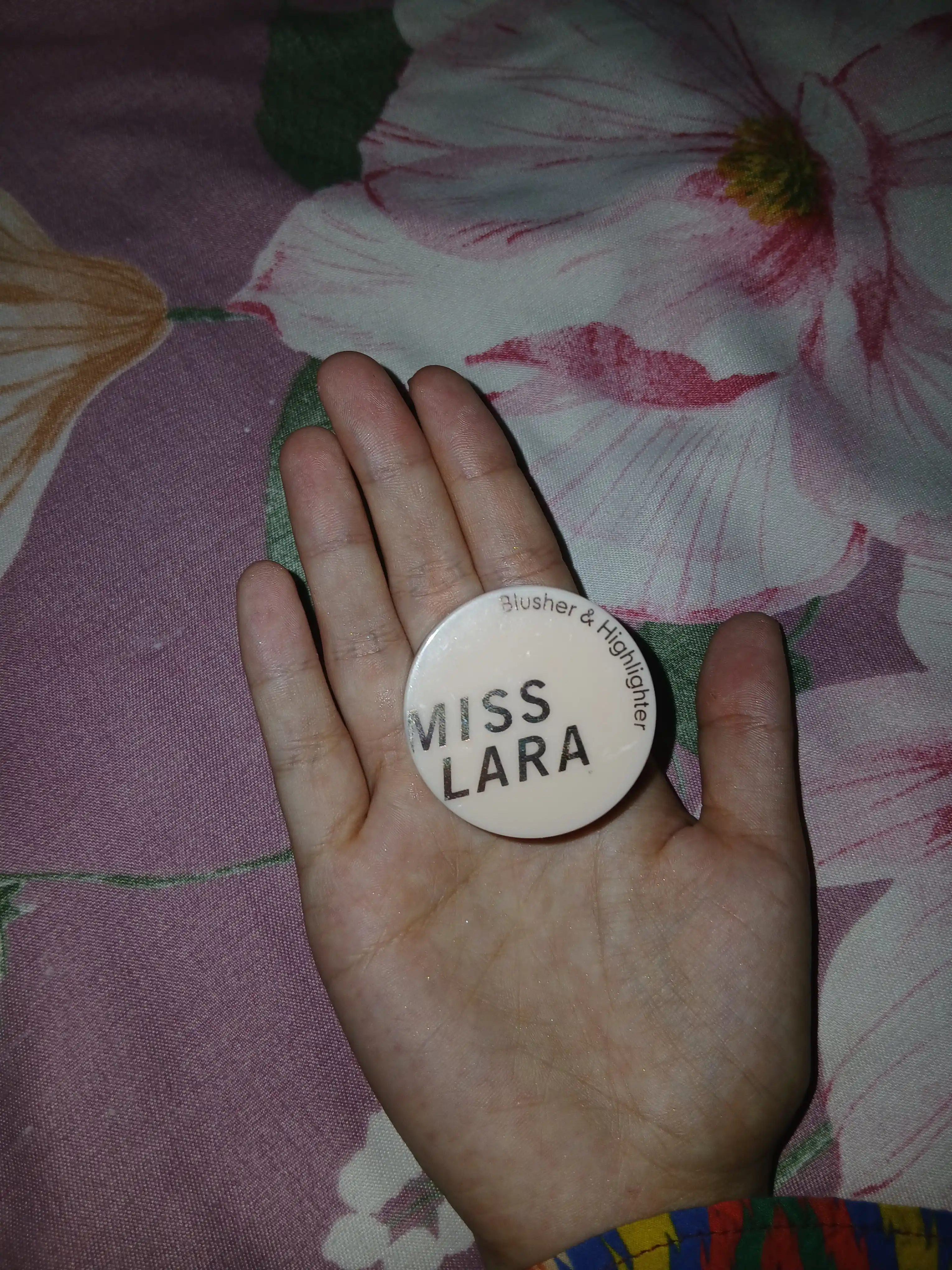 Xaylayter Miss Lara, qizartirgich 3 tasi 1 da, makiyaj palitrasi