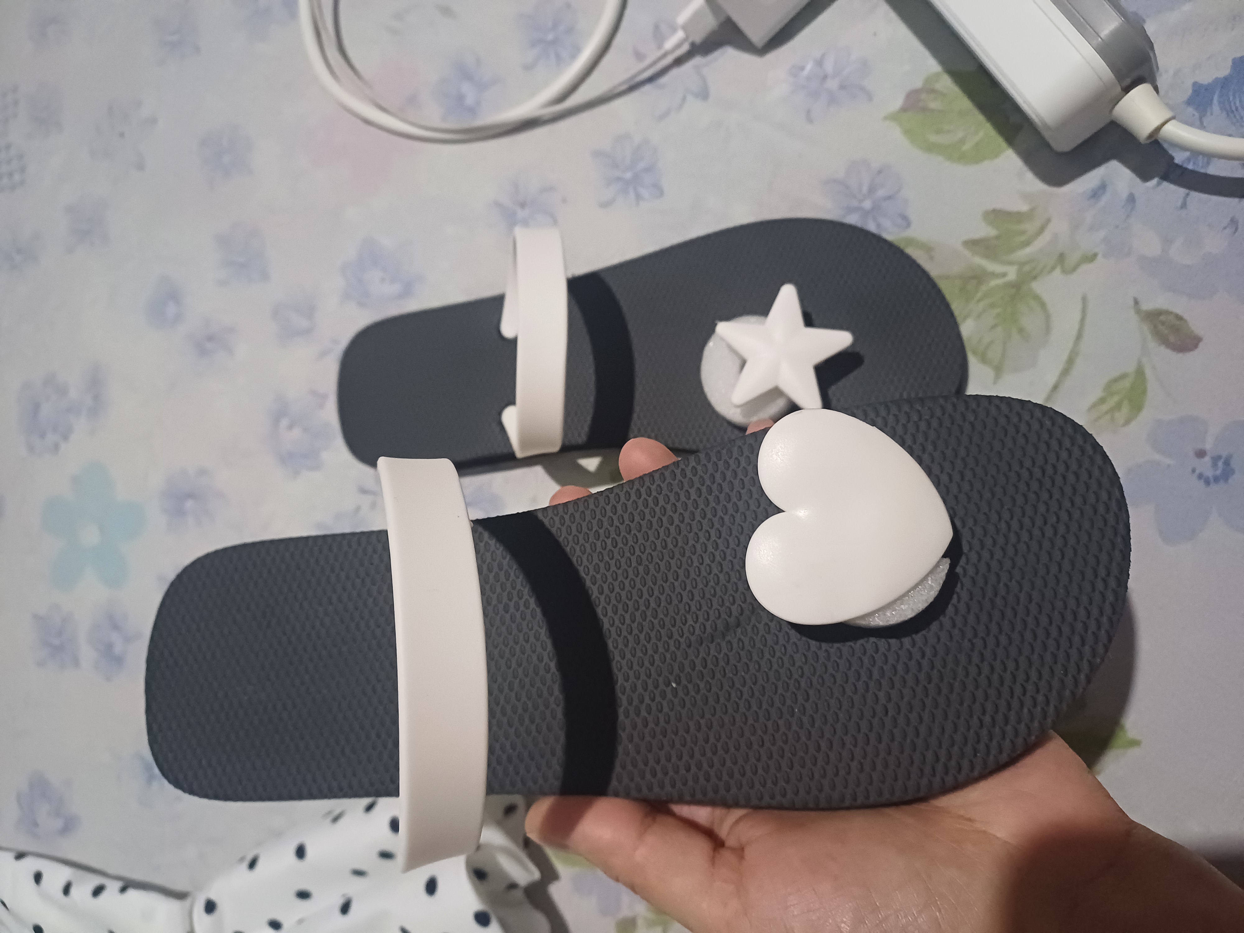 Yozgi slanslar, plyaj shippaklari  ayol  va  qizlar uchun