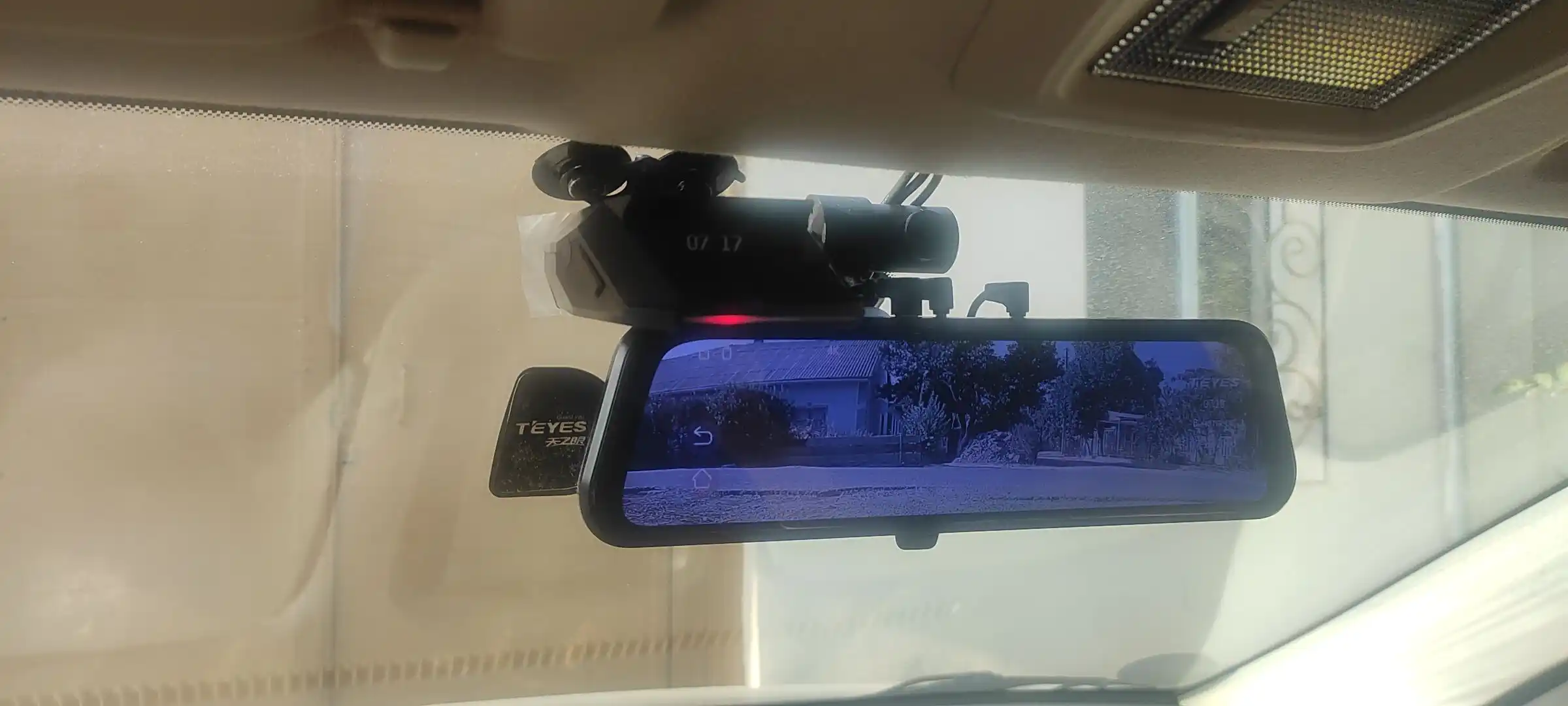 Видеорегистратор TEYES Q8 PRO, с 3 камерами, Wi-Fi наблюдение, 6 месяцев гарантии