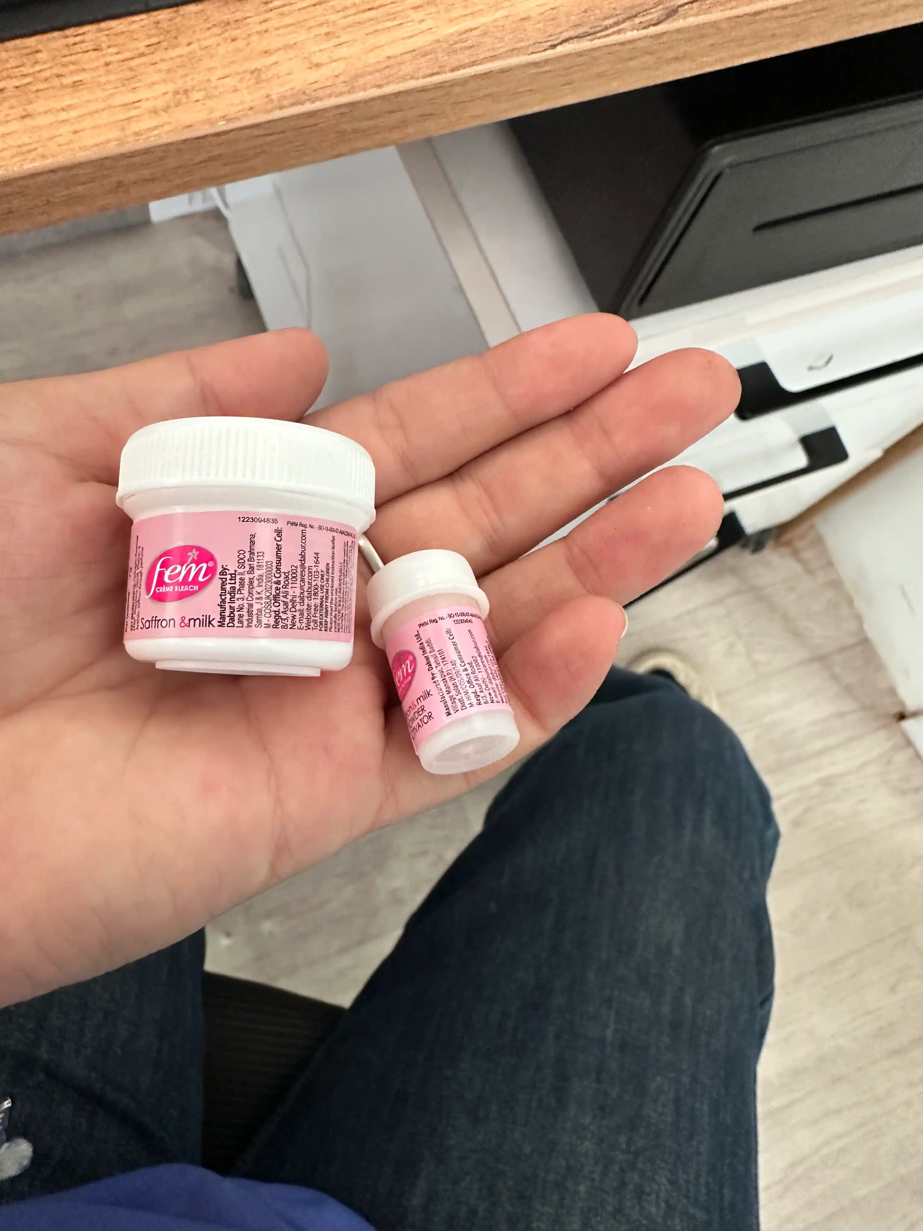Fem creme bleach, осветление бровей и волосков крем, шафран, молоко, 40 г, 8г