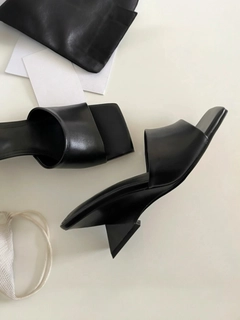 Tilla