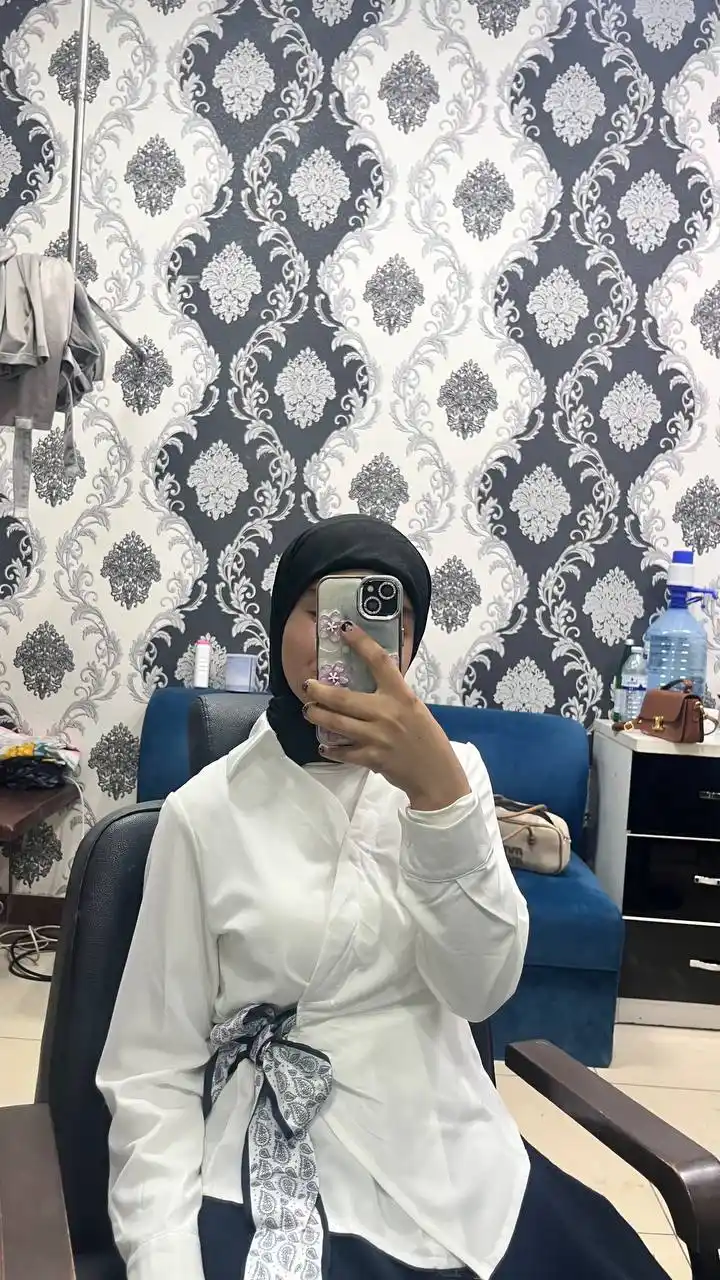 Ayollar uchun assimetrik ko‘ylak-bluzka,oversize fason, bog‘ichli dizayn, uzun yeng, M-XXL