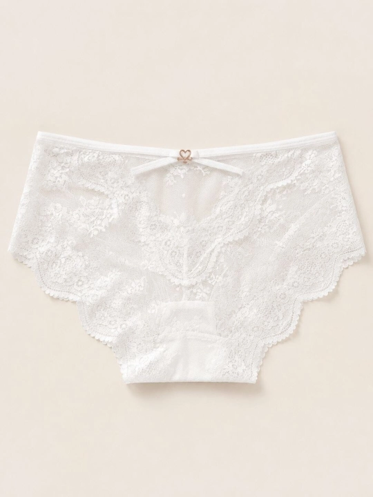 Женские трусики из нежного кружева - 