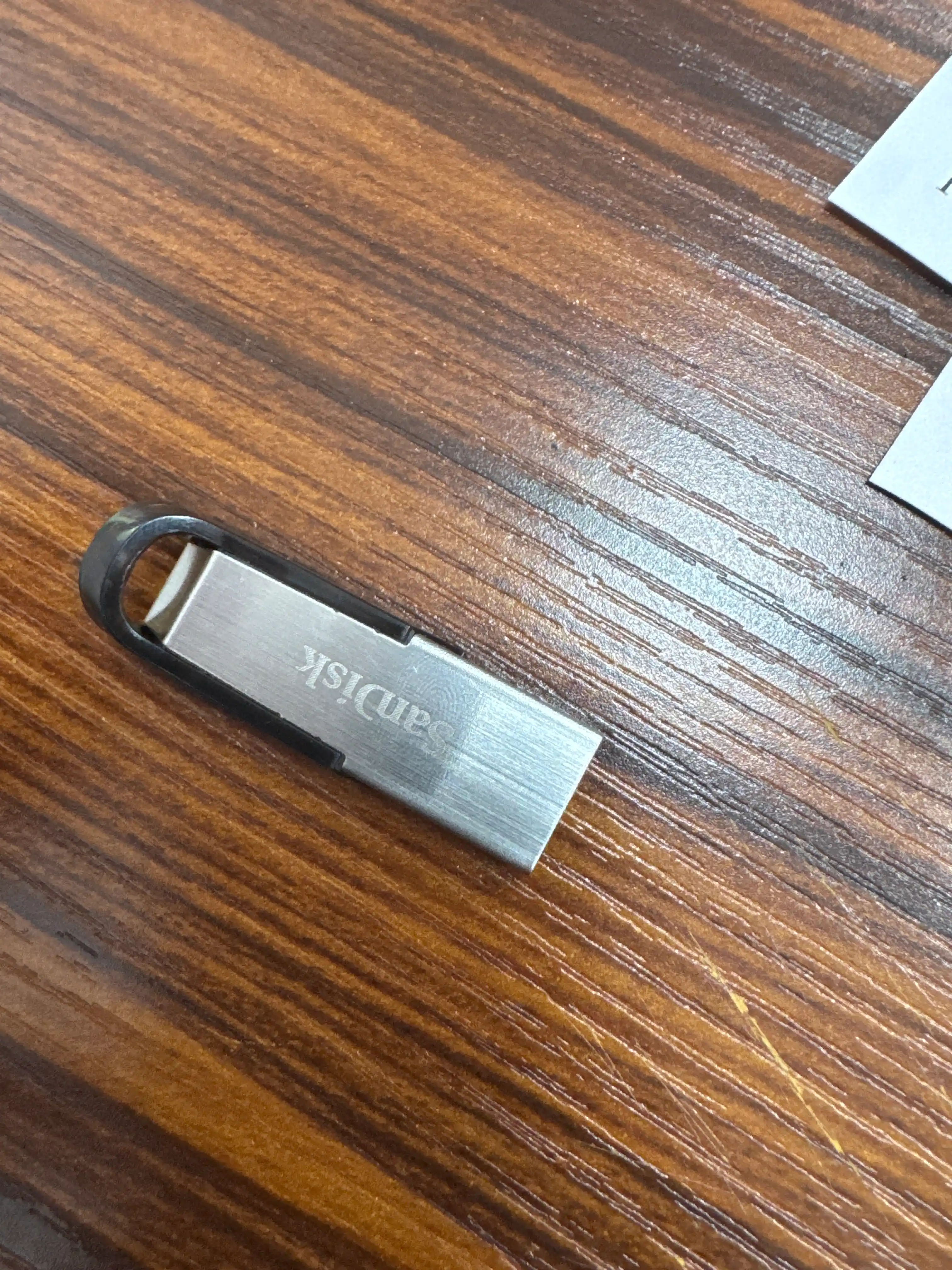 Samsung DUBAI USB 3.0 fleshkasi - yuqori tezlik, katta hajm