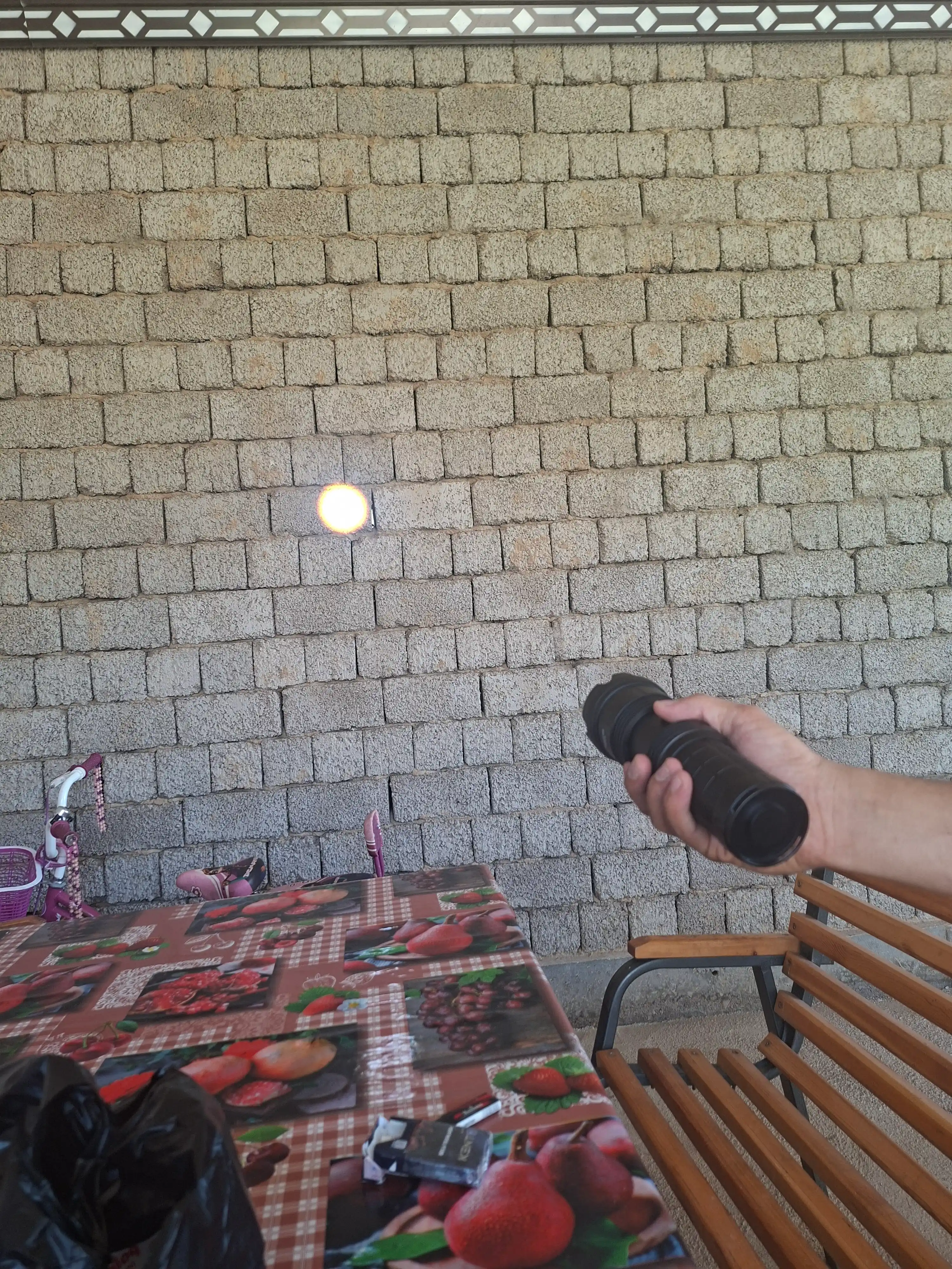 Fonar, Powerbank, LED, uzoq masofani yoritish uchun, 1500 m