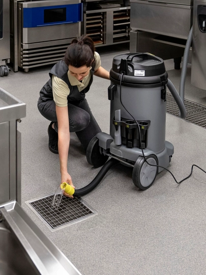 Пылесос Karcher NT 48/1 1.428-620.0 для сухой и влажной уборки, бак 48 литров