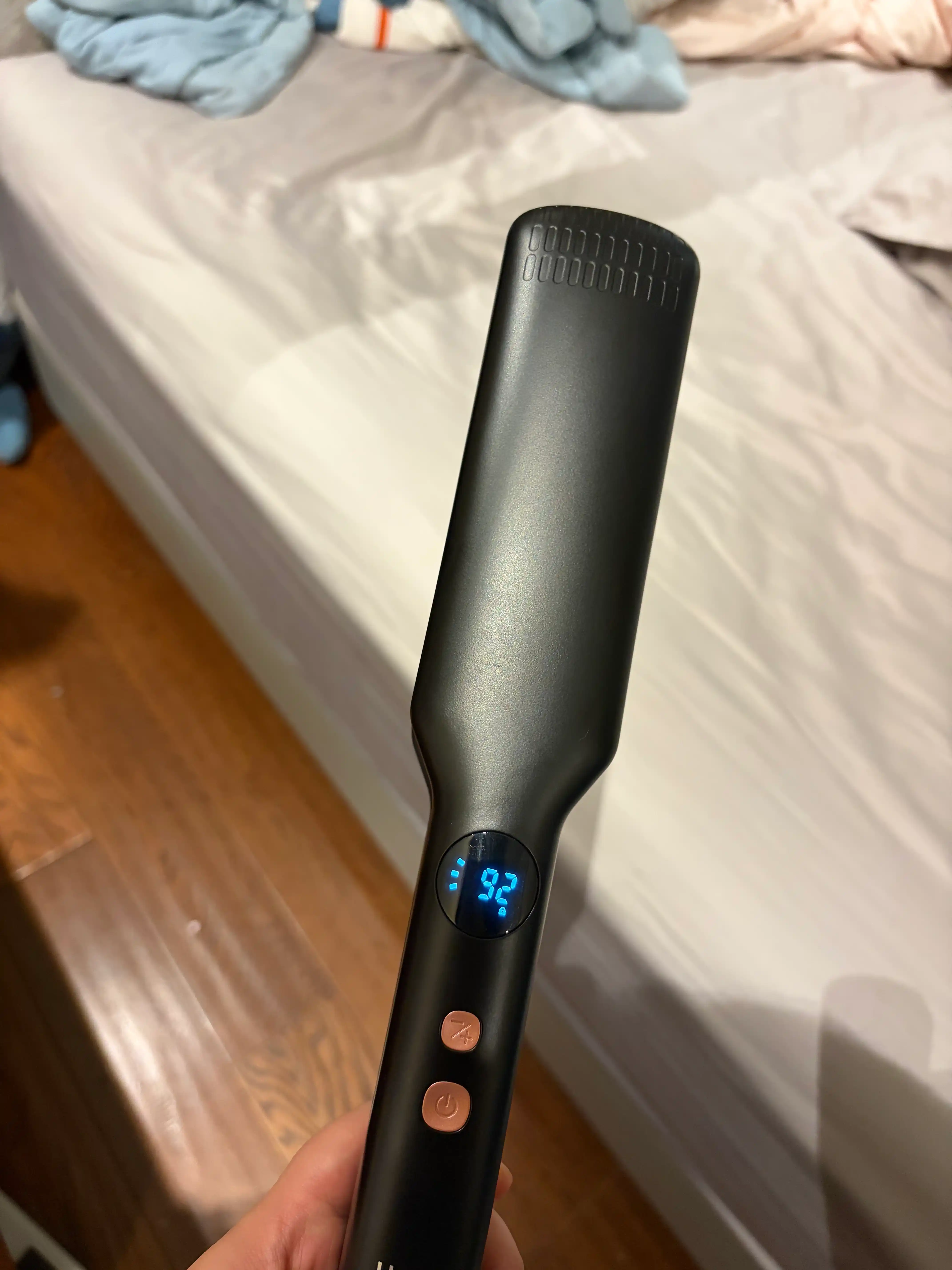 Soch dazmol Homix — soch tekislagich, keng keratin plastina, 230°C, LED, ionizatsiya