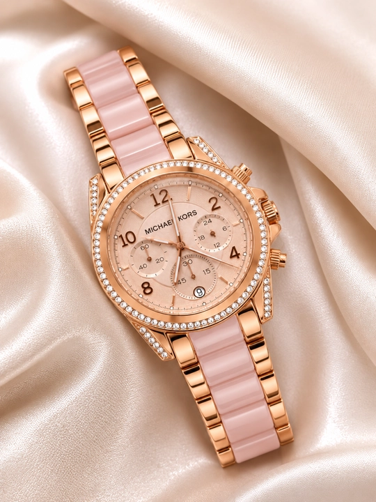 Ayollar qo‘l soati, pushti rangli rose gold keramikasi, straslar bilan, klassik uslubda