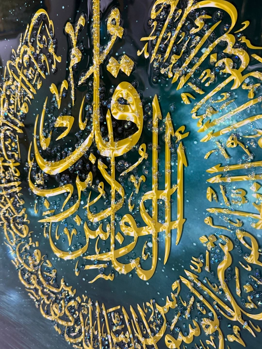 Dekorativ rasm, epoksid smolasi, billur toshlar, alyuminiy ramka