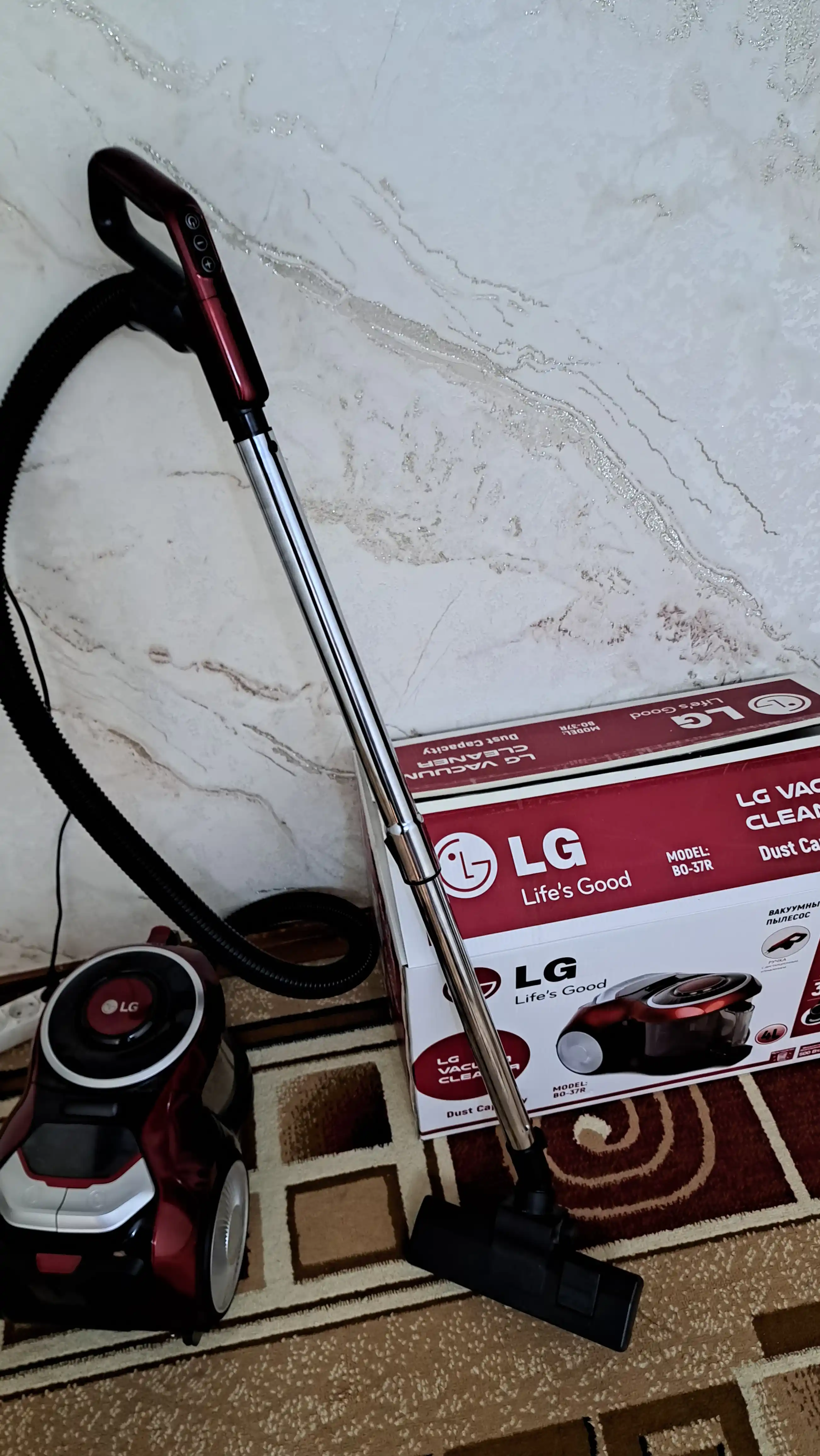 Пылесос LG PowerPro, 3600W, без мешка, 4 л, HEPA фильтр