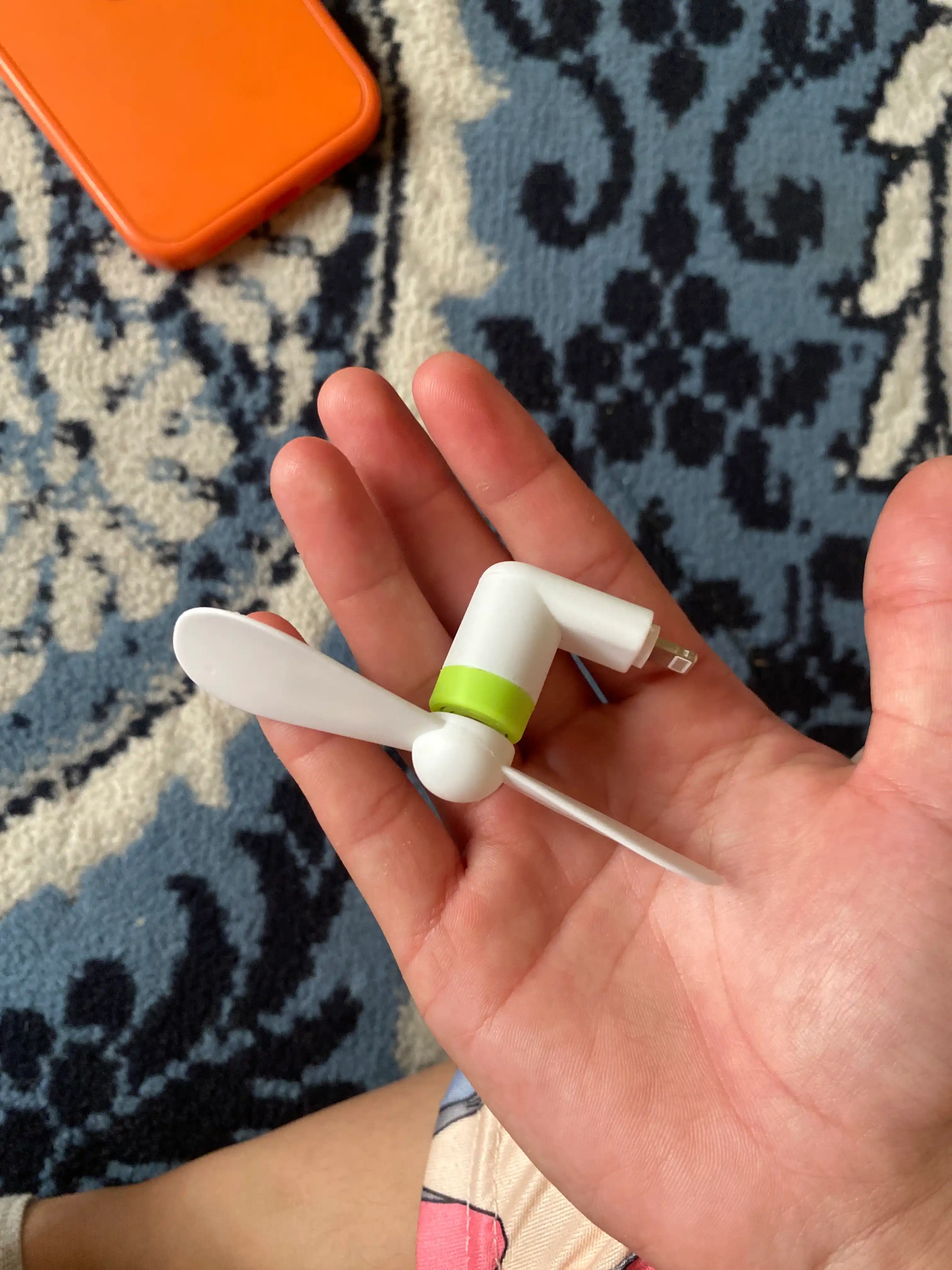 Портативный мини-вентилятор, с USB подключением к телефону
