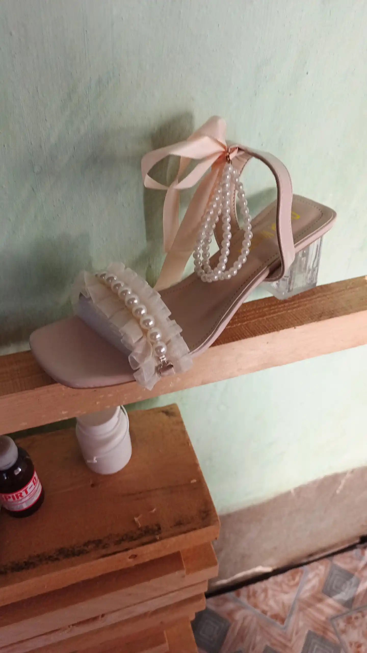 Ayollar uchun poshnali oqshom bosonojkalar