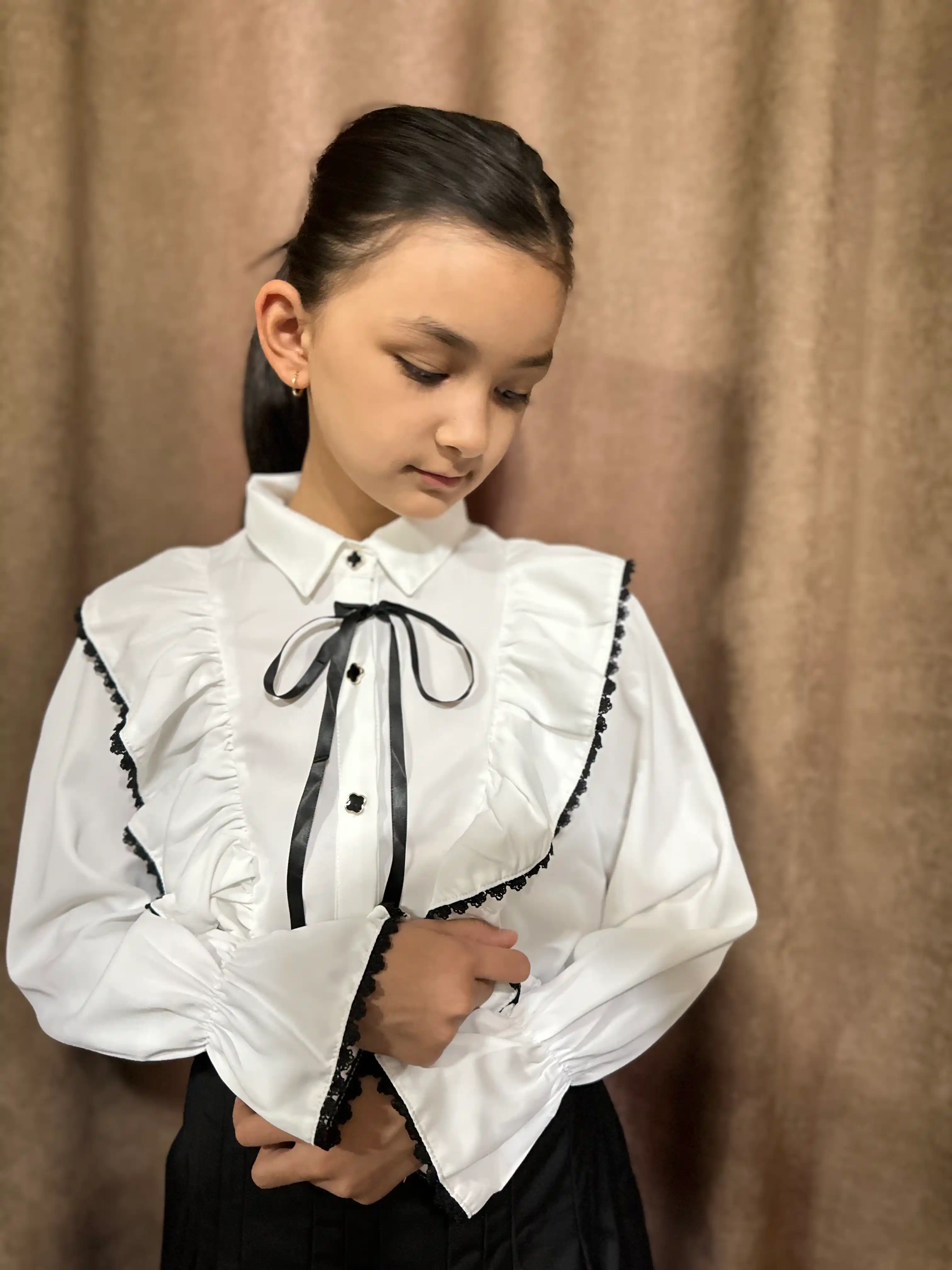 Белая блузка