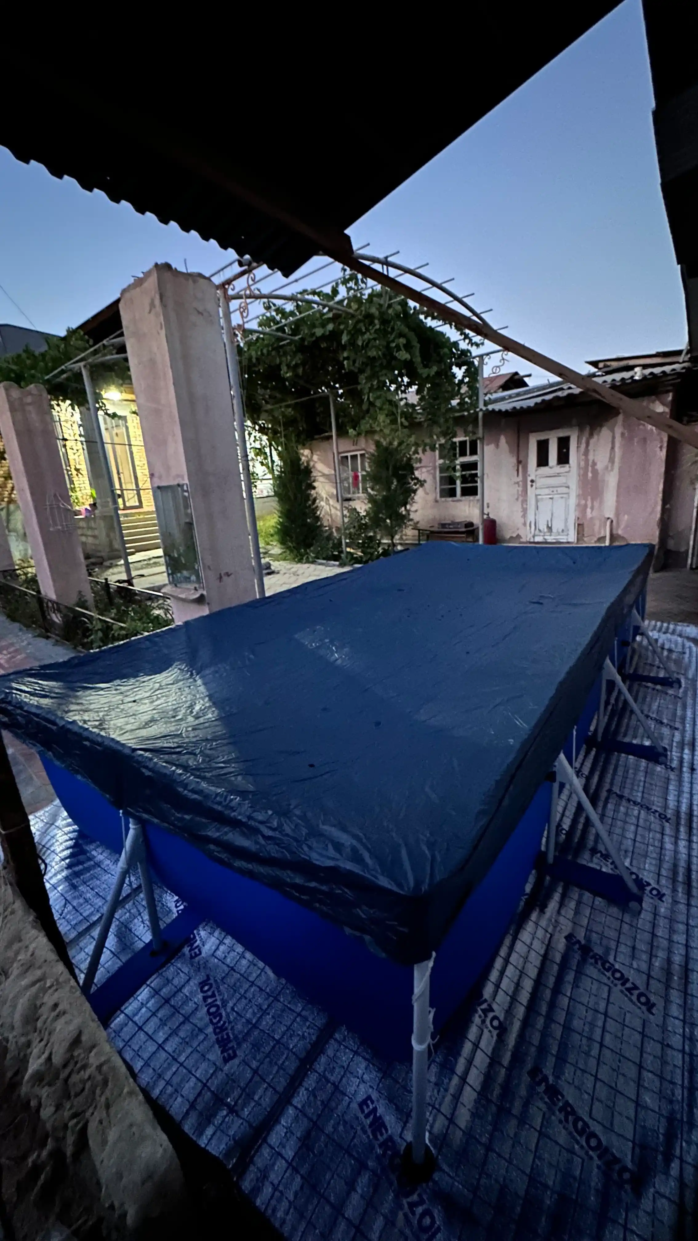 Karkasli basseyn uchun tent, chang va barglardan himoya yopqichi