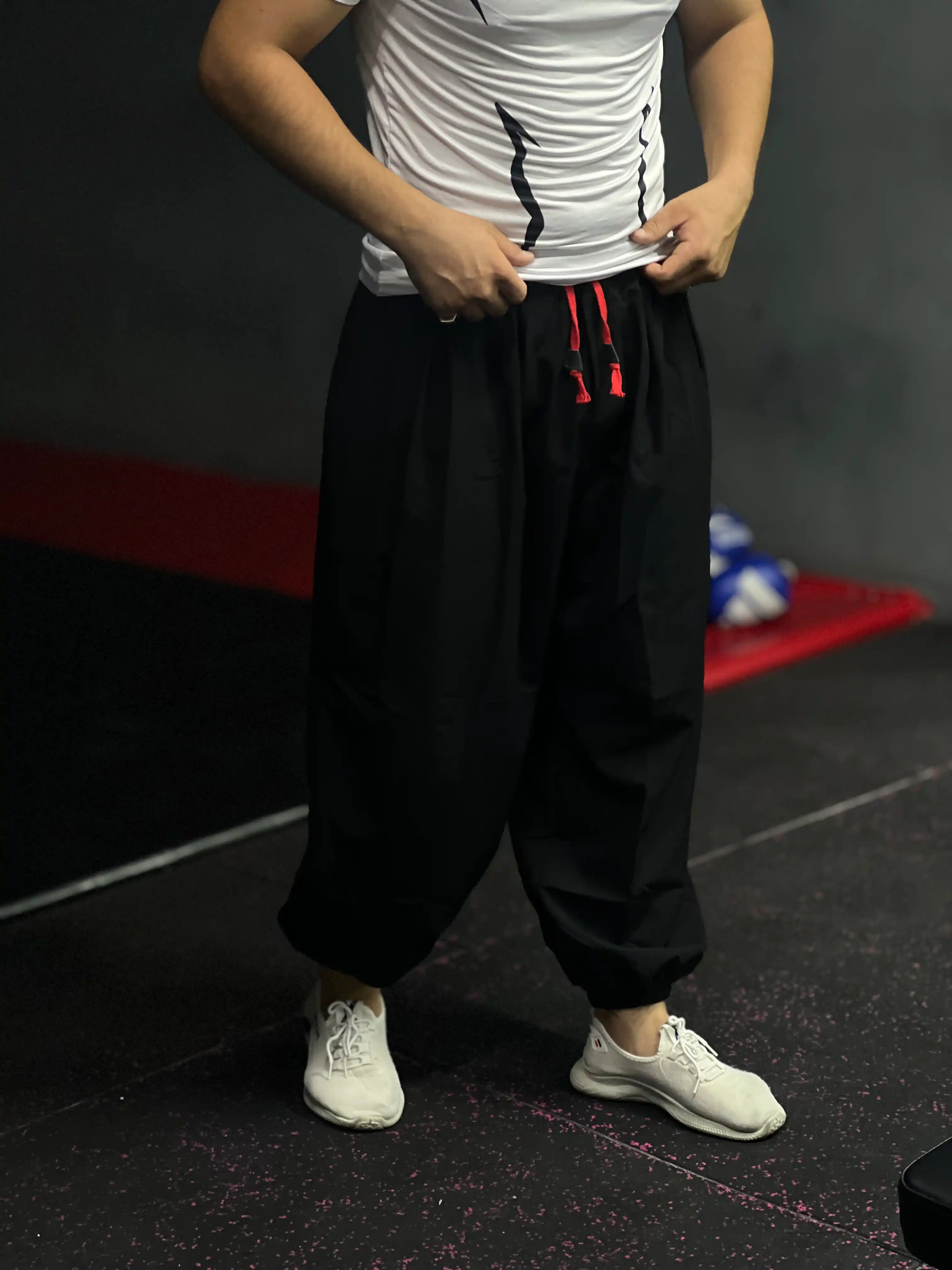 Toji Fushiguro stilidagi keng oversize shimlar
