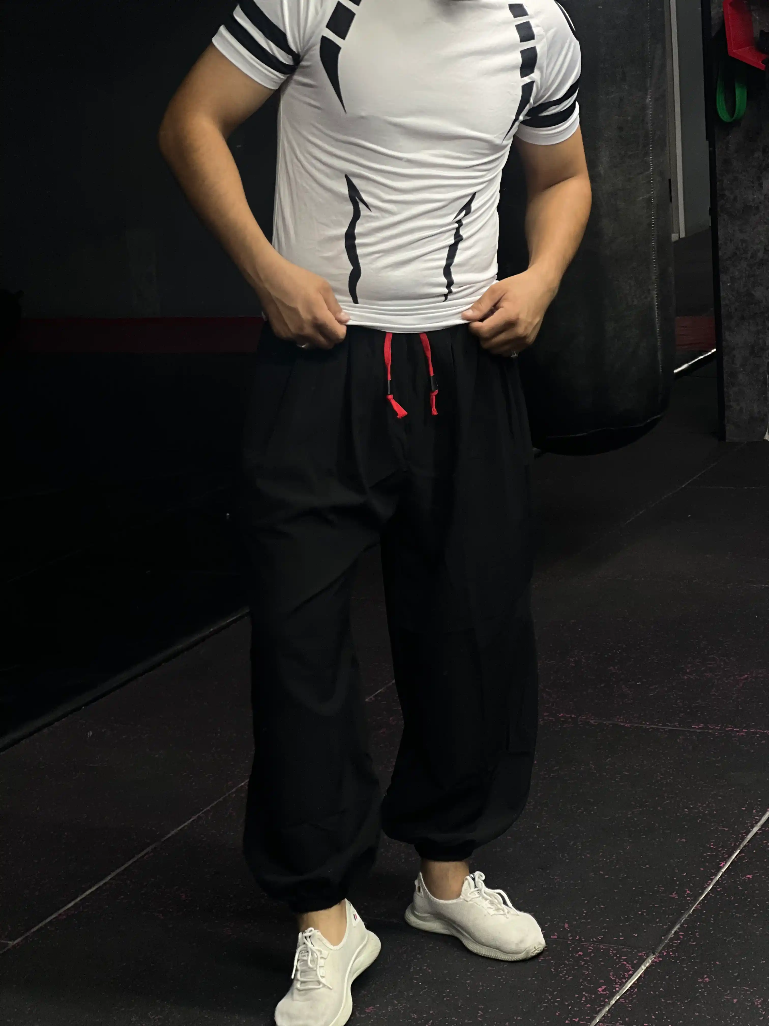Toji Fushiguro stilidagi keng oversize shimlar