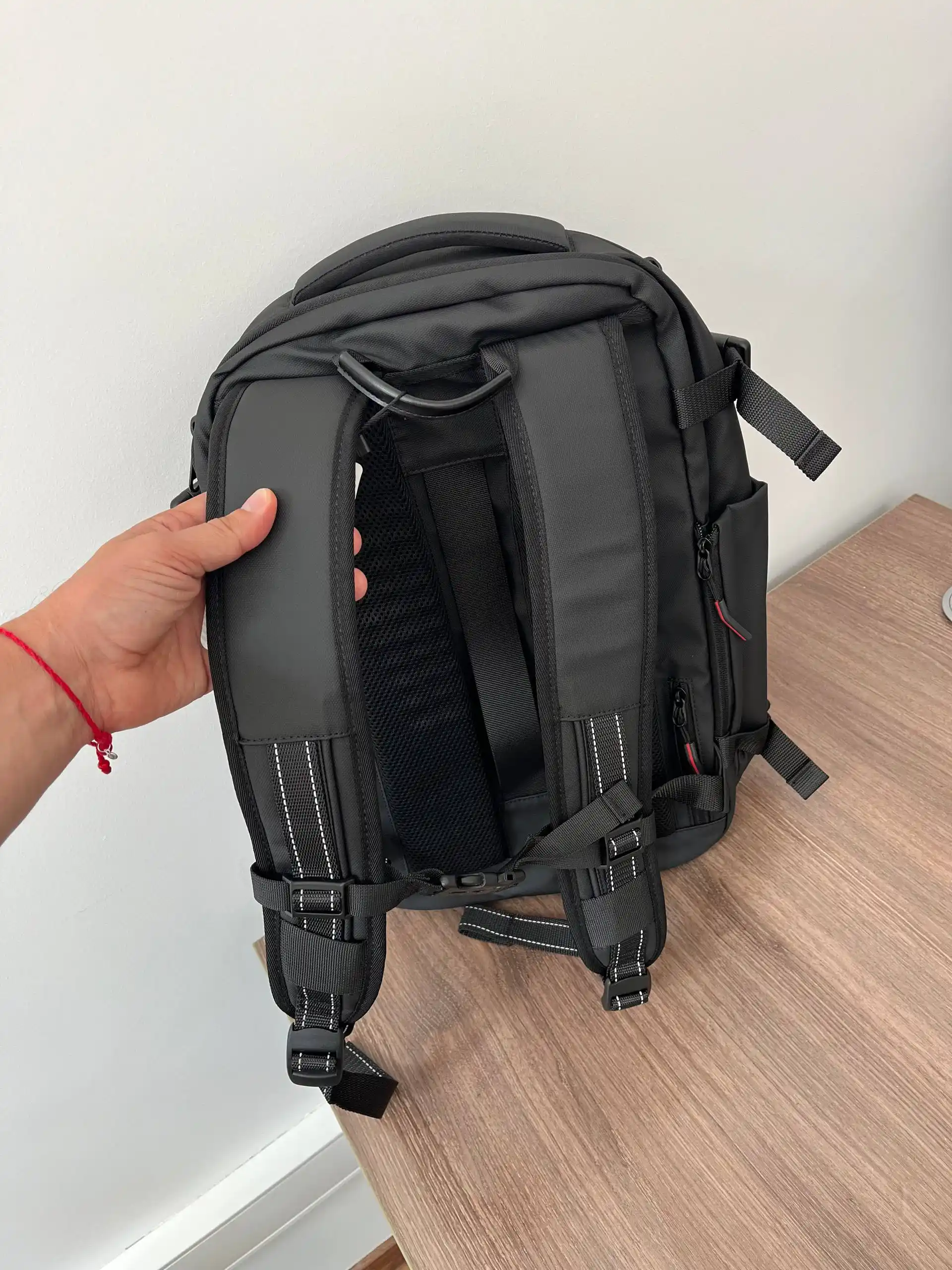 Vakuumli ryukzak 17" noutbuk uchun, 60 l, nasos va TSA qulf bilan