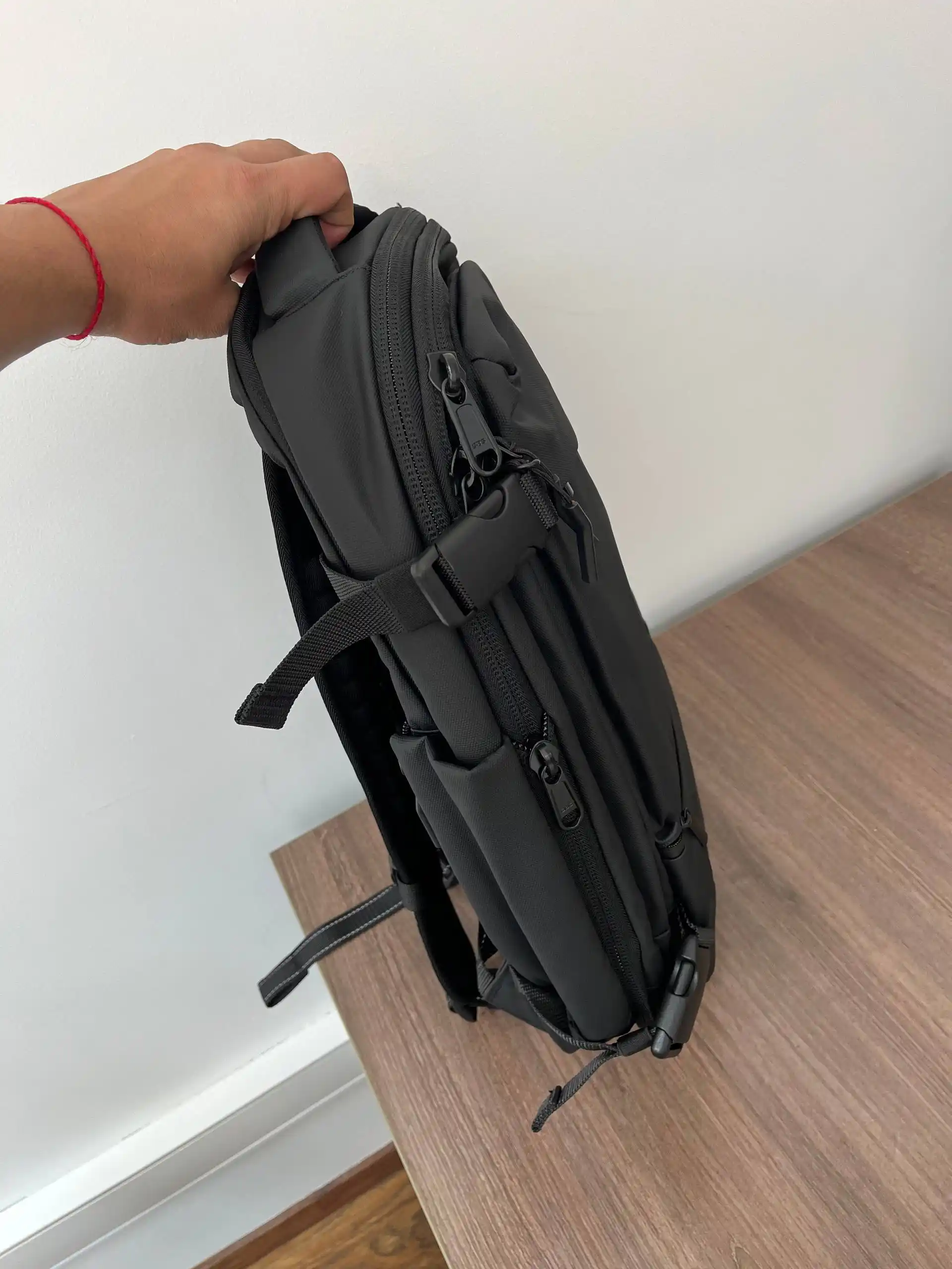 Vakuumli ryukzak 17" noutbuk uchun, 60 l, nasos va TSA qulf bilan