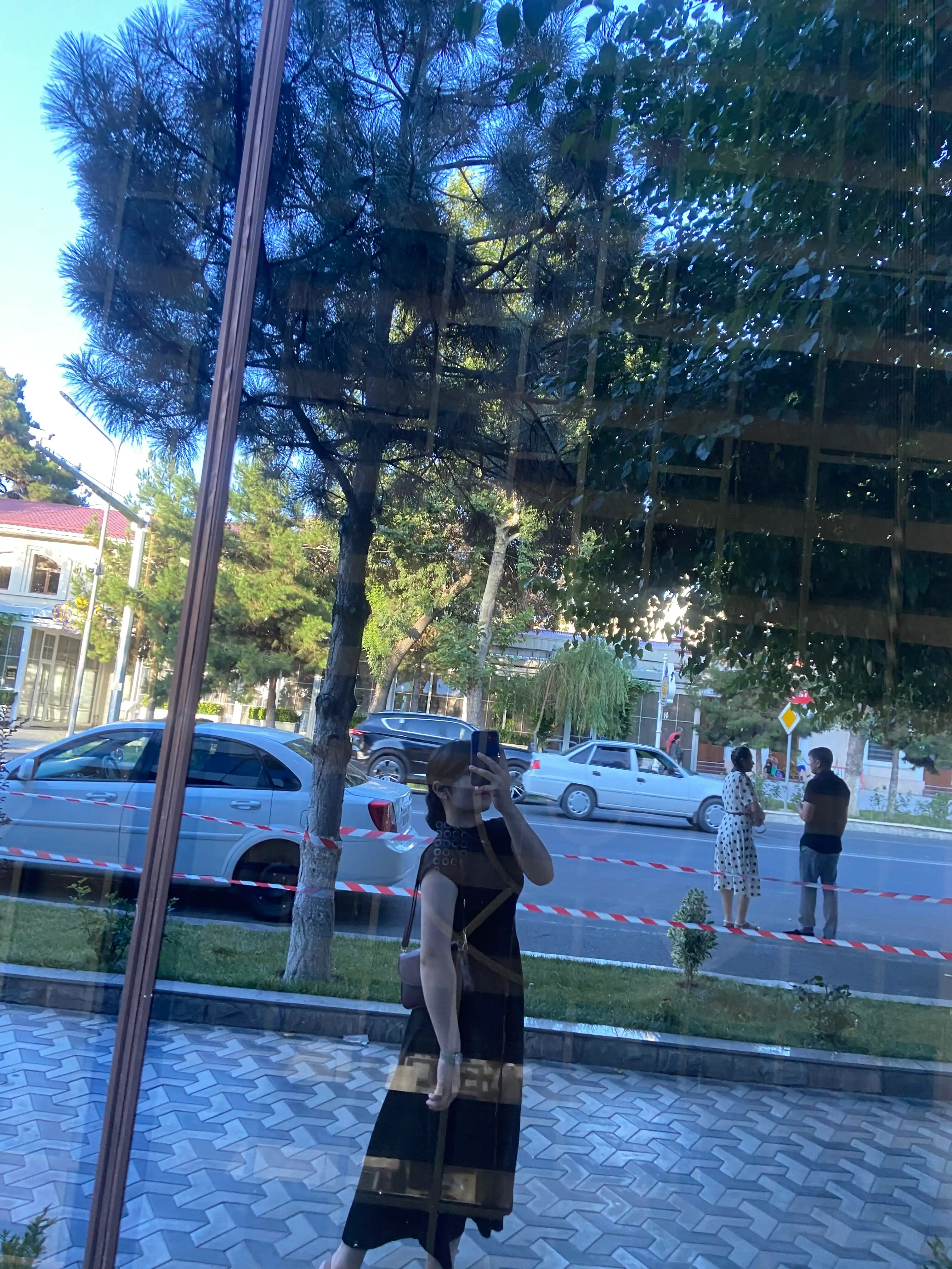 Qizlar va ayollar uchun ko`ylaklar, fransuuz uzunlikda