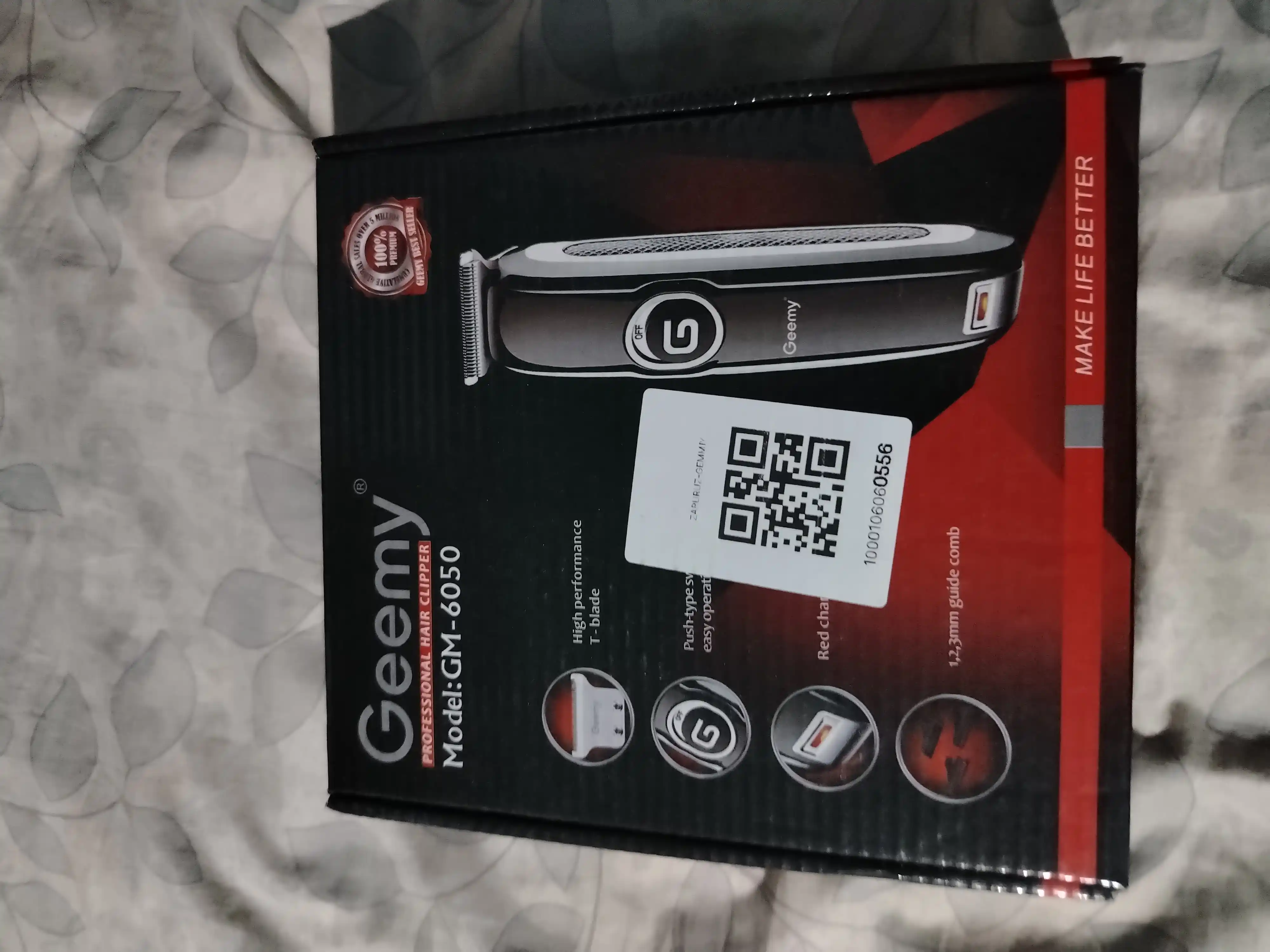 Geemy GM-6050 Soqol va soch uchun professional trimmer, 3 ta nasadka, to‘liq to‘plam
