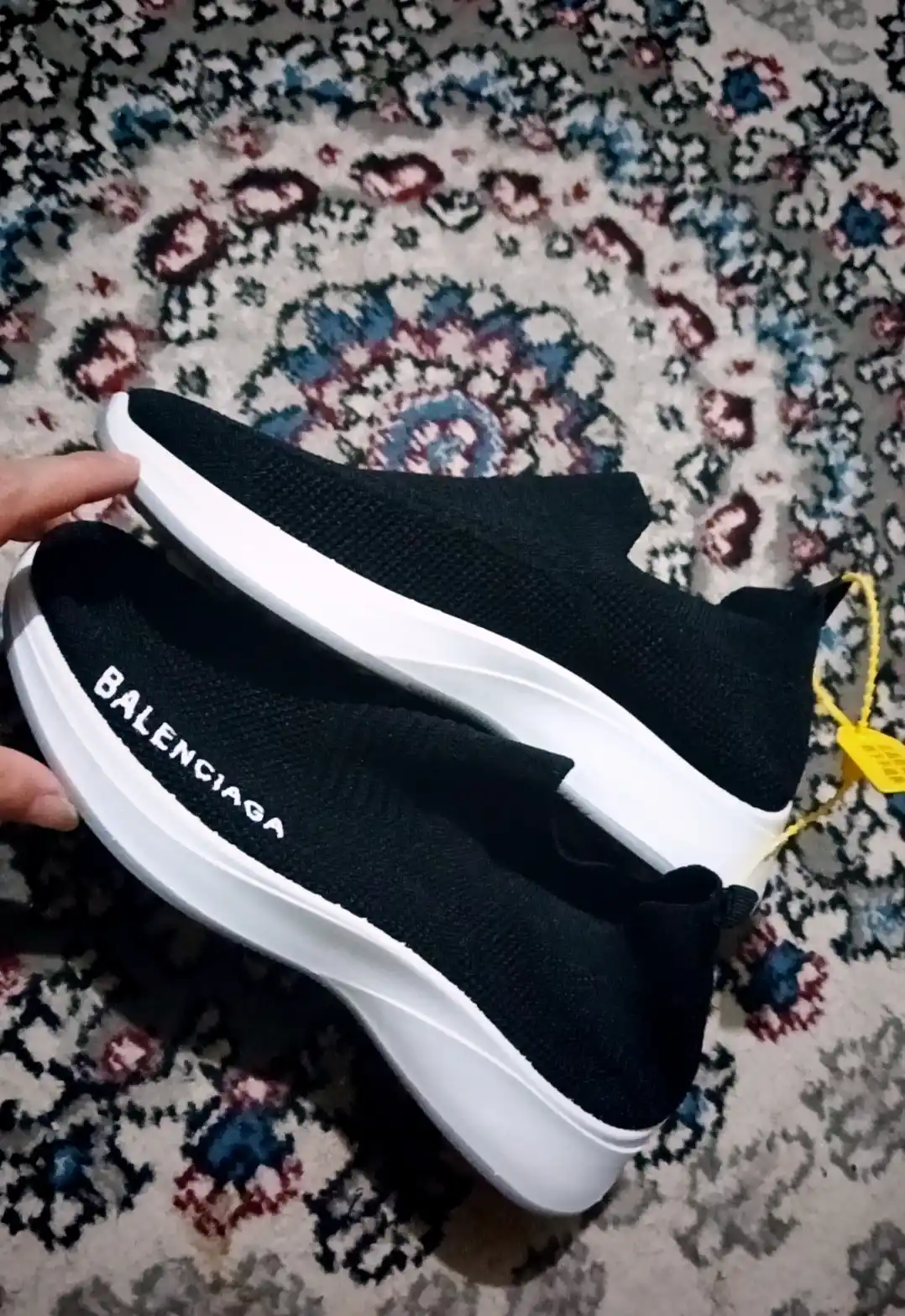Ayollar uchun zamonaviy slip-on sport poyafzal – yengil va qula