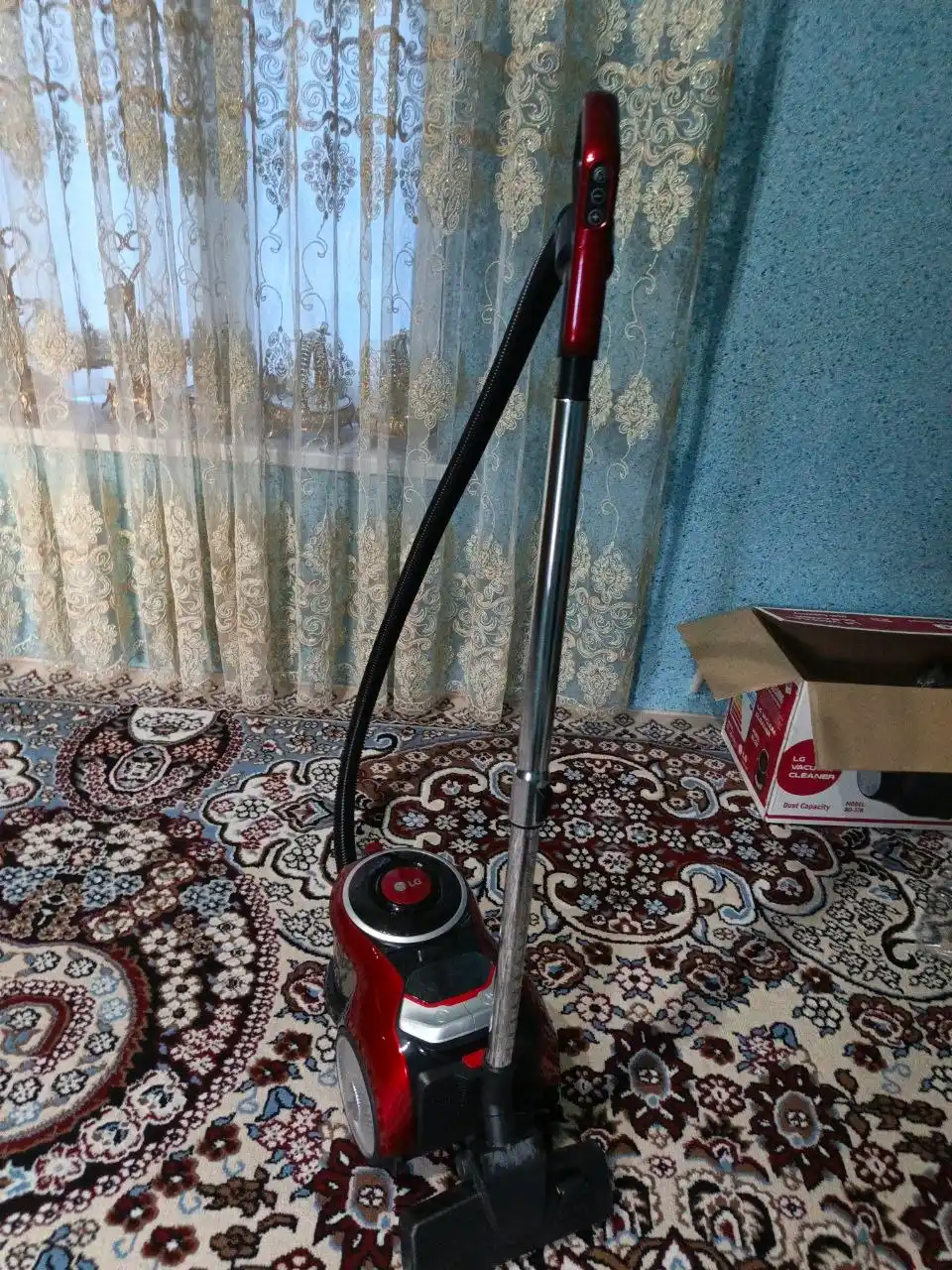 Пылесос LG PowerPro, 3600W, без мешка, 4 л, HEPA фильтр
