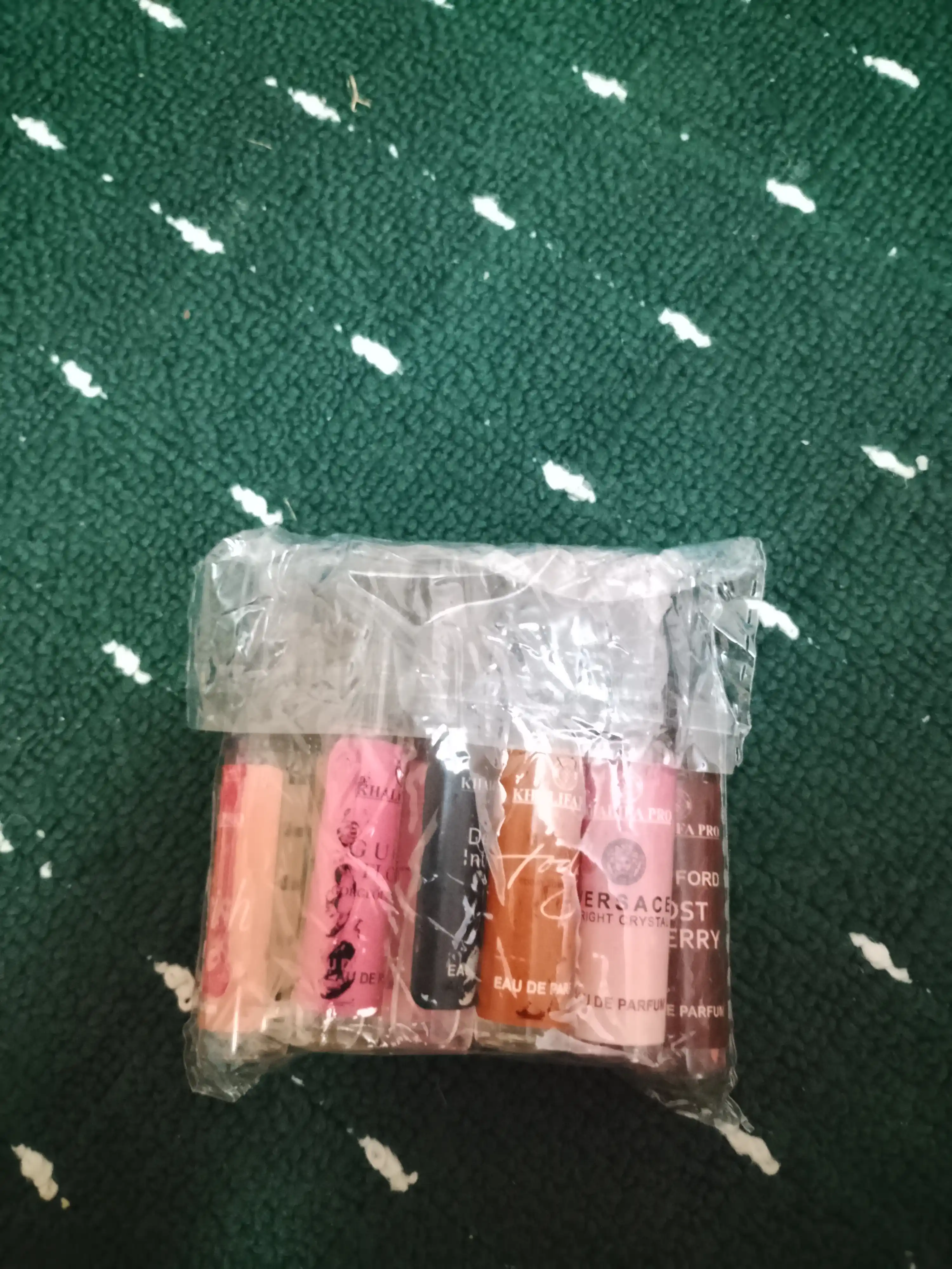 Atirlar ayollar uchun nabor Libre, Lost Cherry, Miss Dior, My Way, Today, Cherish, Versace