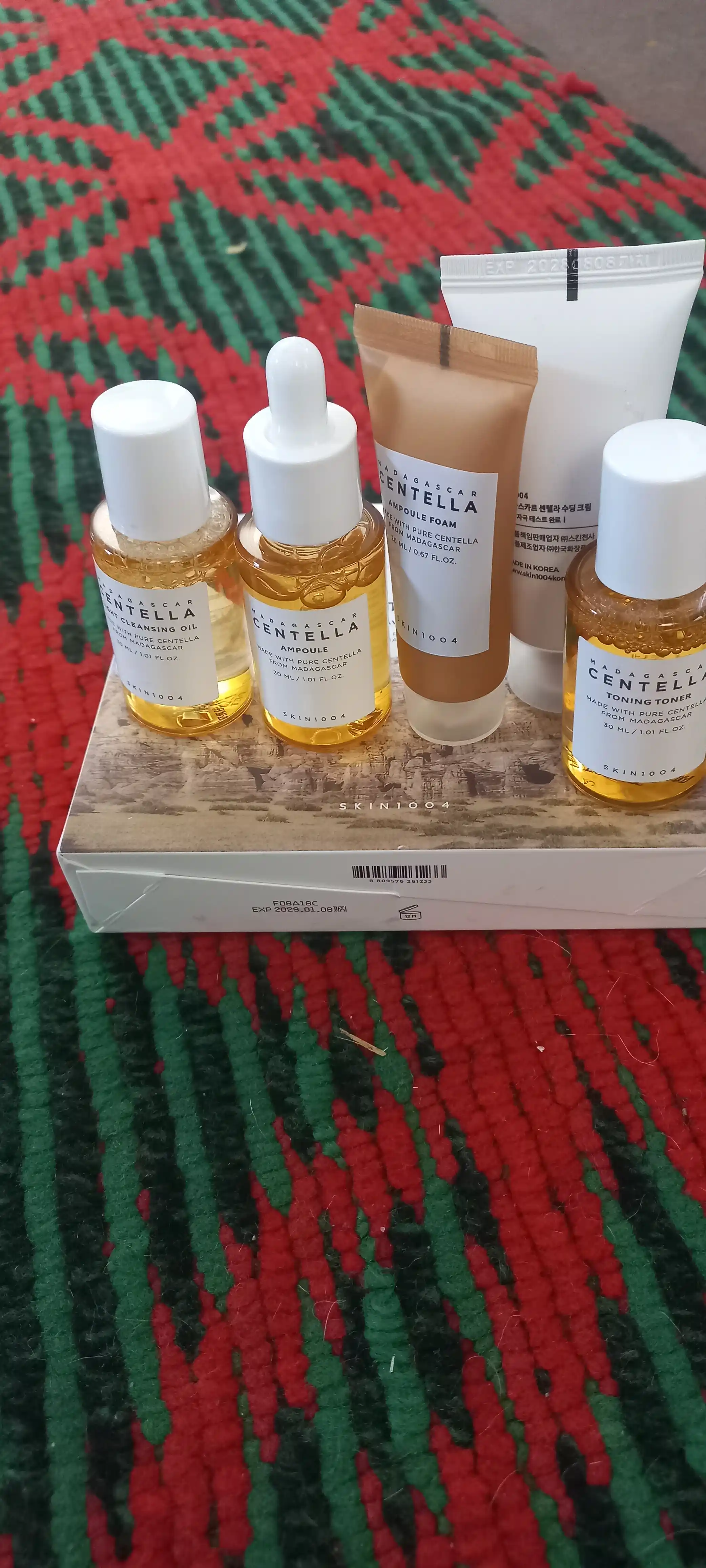 Sentella yuz parvarishi to‘plami Centella SKIN1004 Madagaskar sentellasi bilan, 5x1