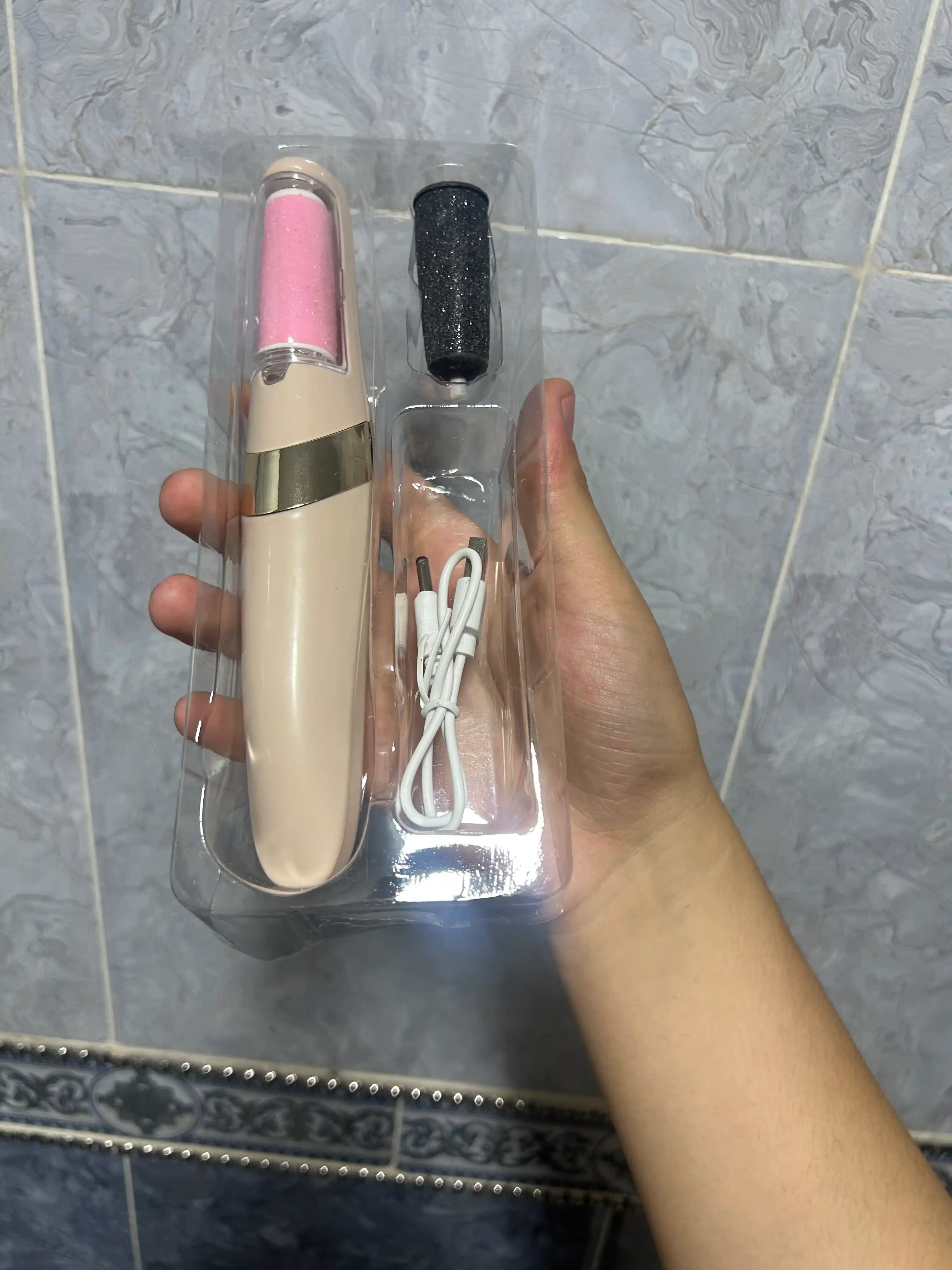 Электро пемза Pilka Flawless PeDI, очиститель для пяток и ног
