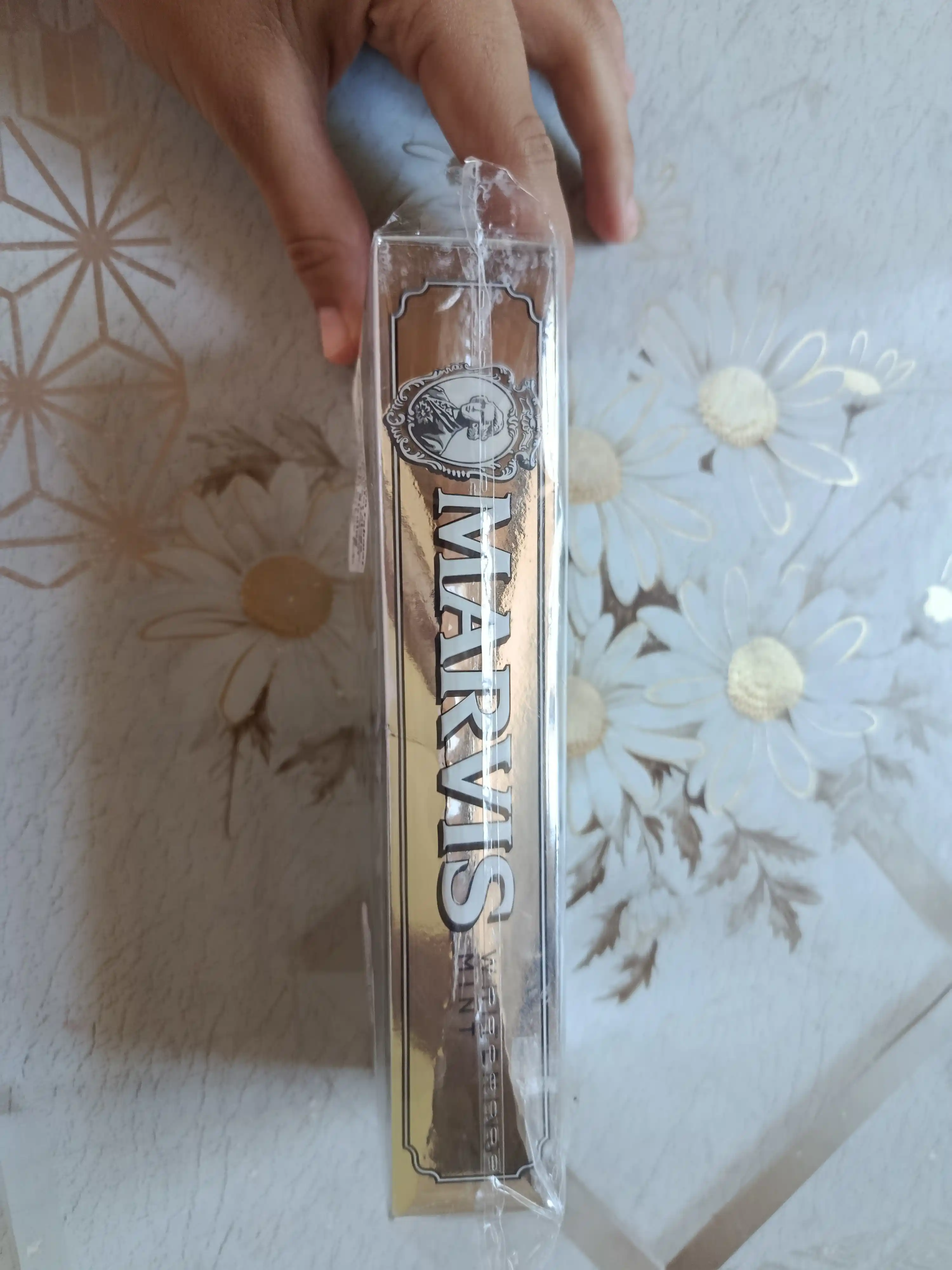 Зубная паста с отбеливающим эффектом, MARVIS Amarelli Licorice Mint, 85 мл