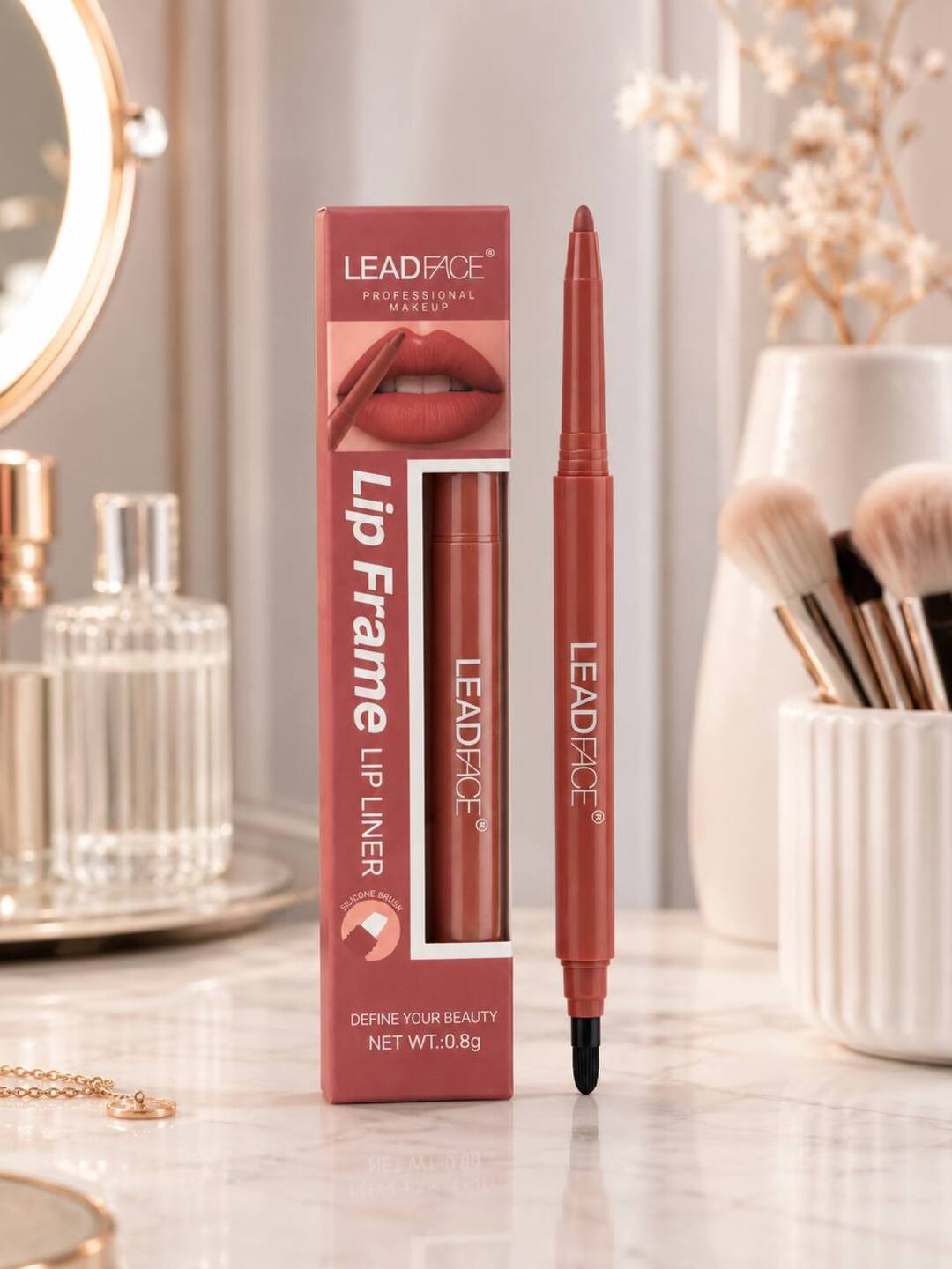LEADFACE Lip Frame Lip Liner — стойкий карандаш для губ с силиконовой кистью, 0,8 г