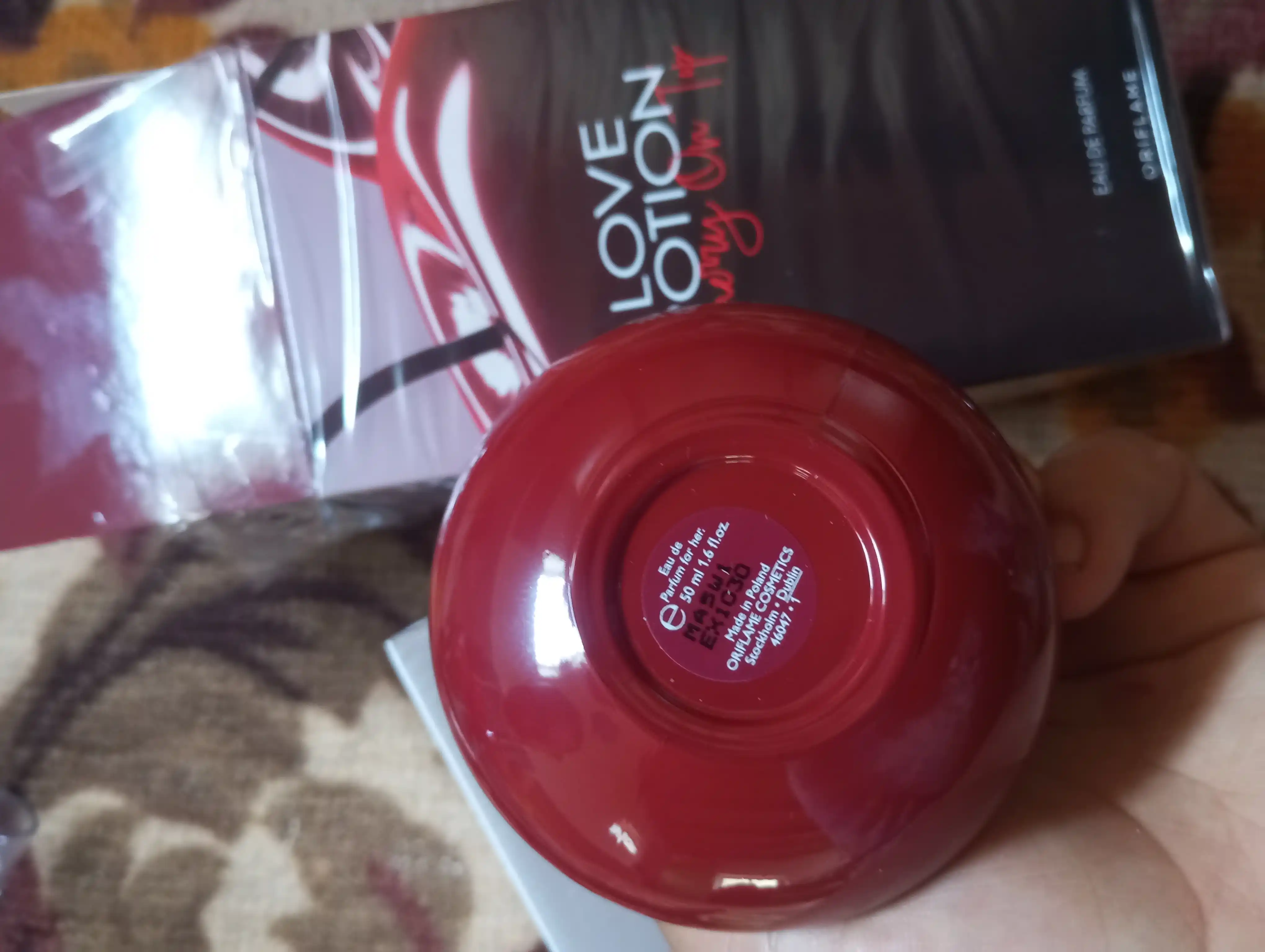 Love potion secrets ayollar uchun parfum vanil yasmin va qulupnay notalari bilan