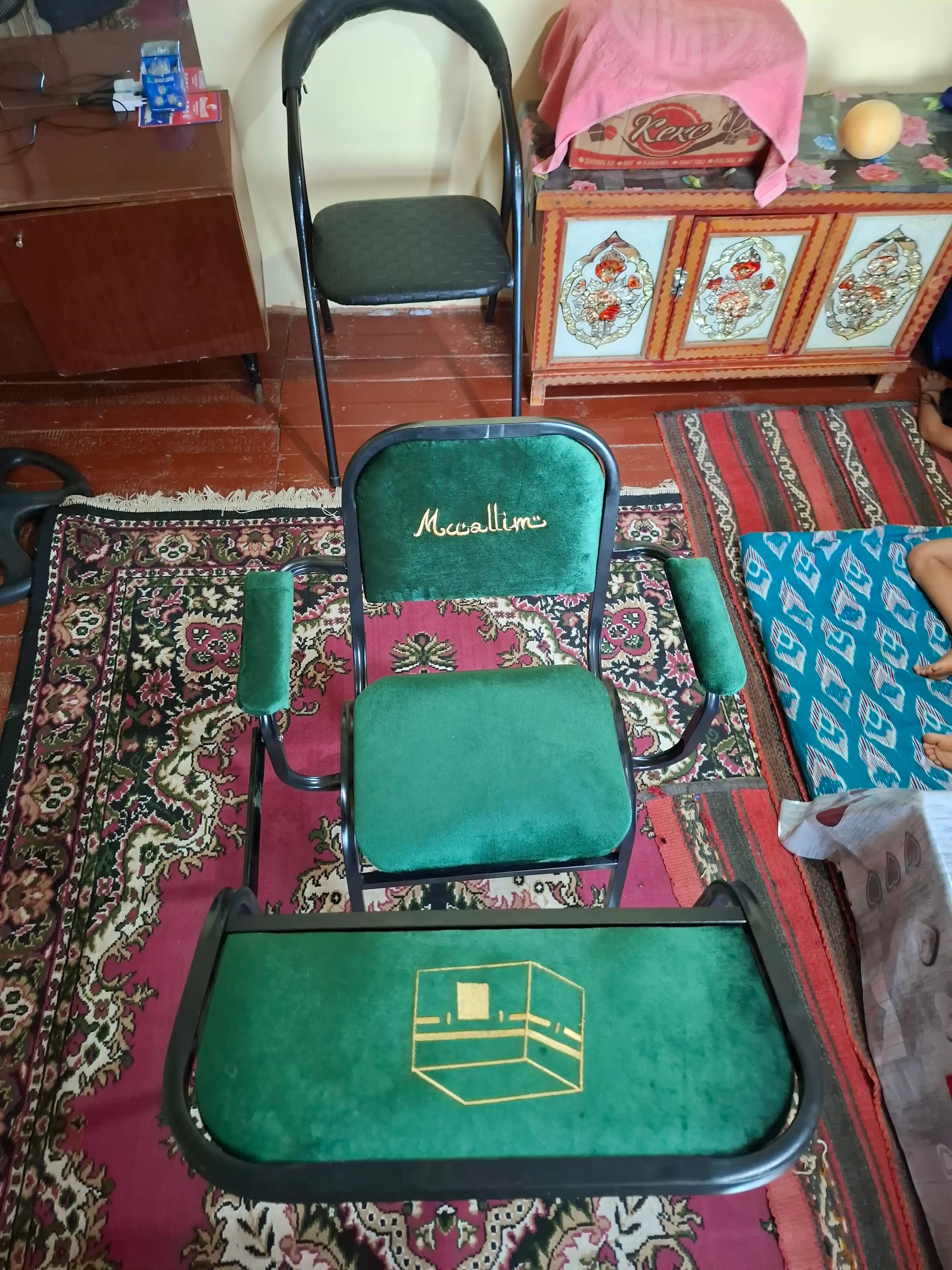 Namoz o‘qish uchun qulay stul Muallim, 170 kg gacha