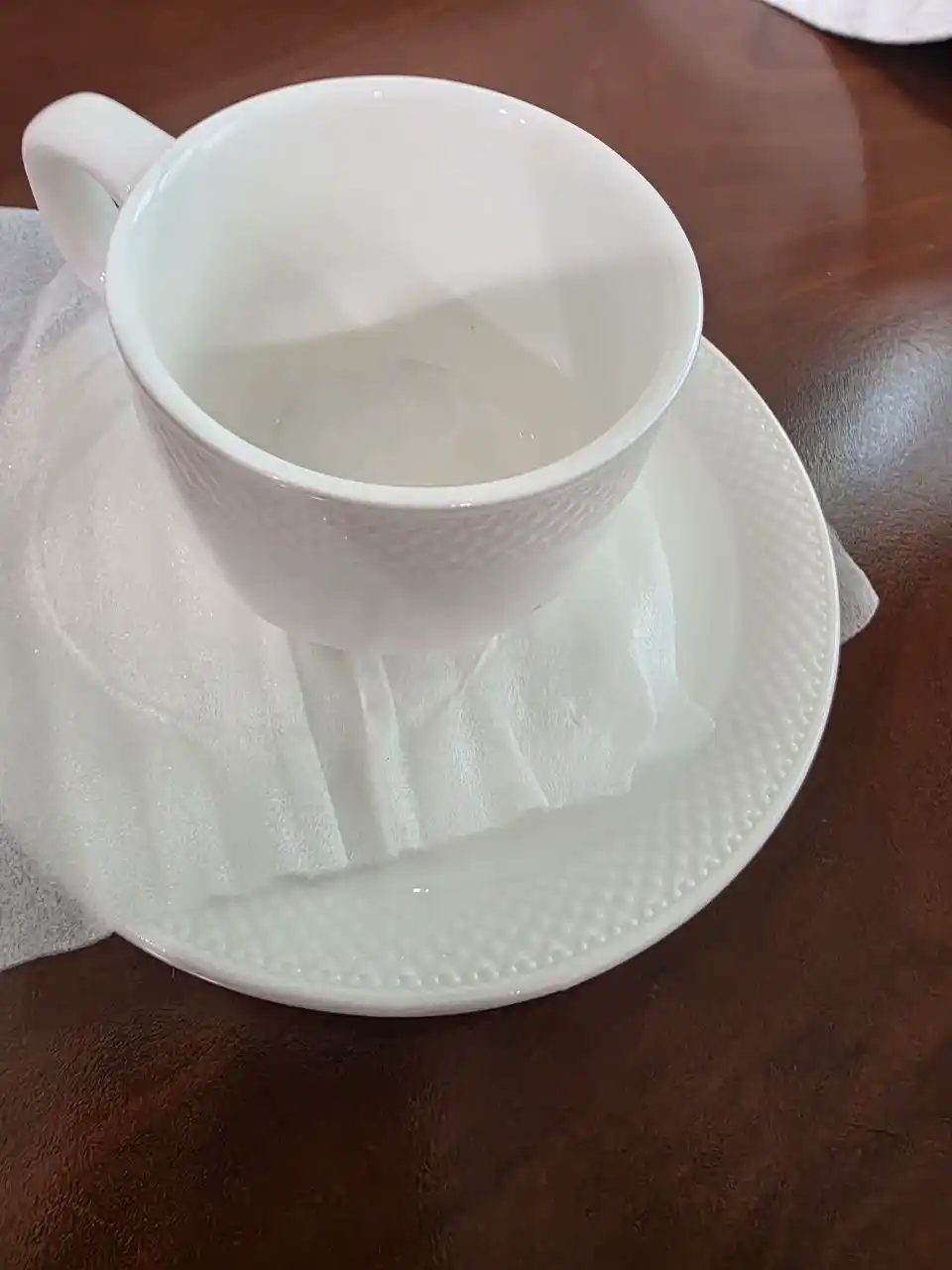 100 ml hajmli chinni chashka va likopcha