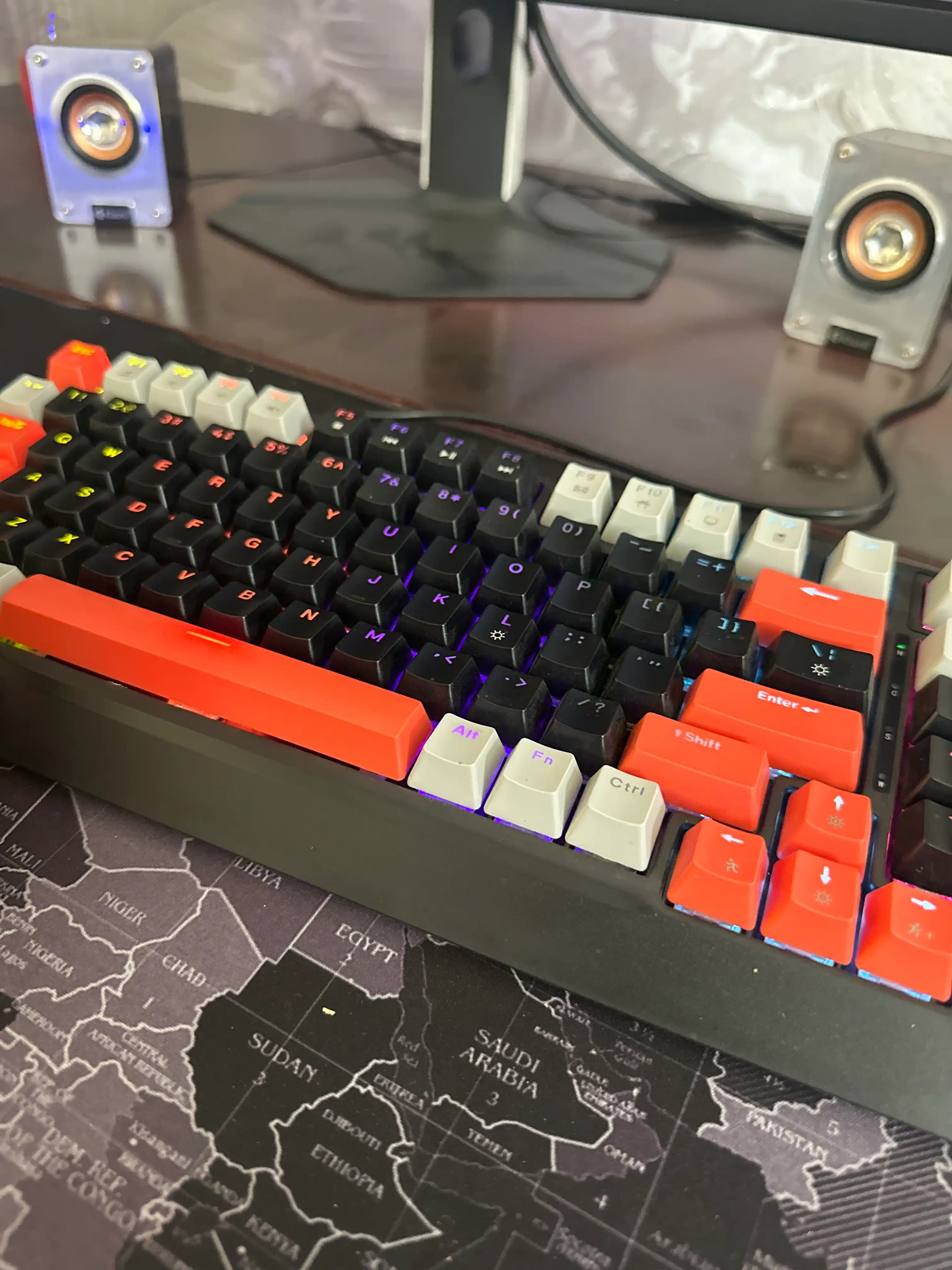 RGB klaviatura, simli, simsiz, mexanik variantlar, klaviatura + sichqoncha to‘plami