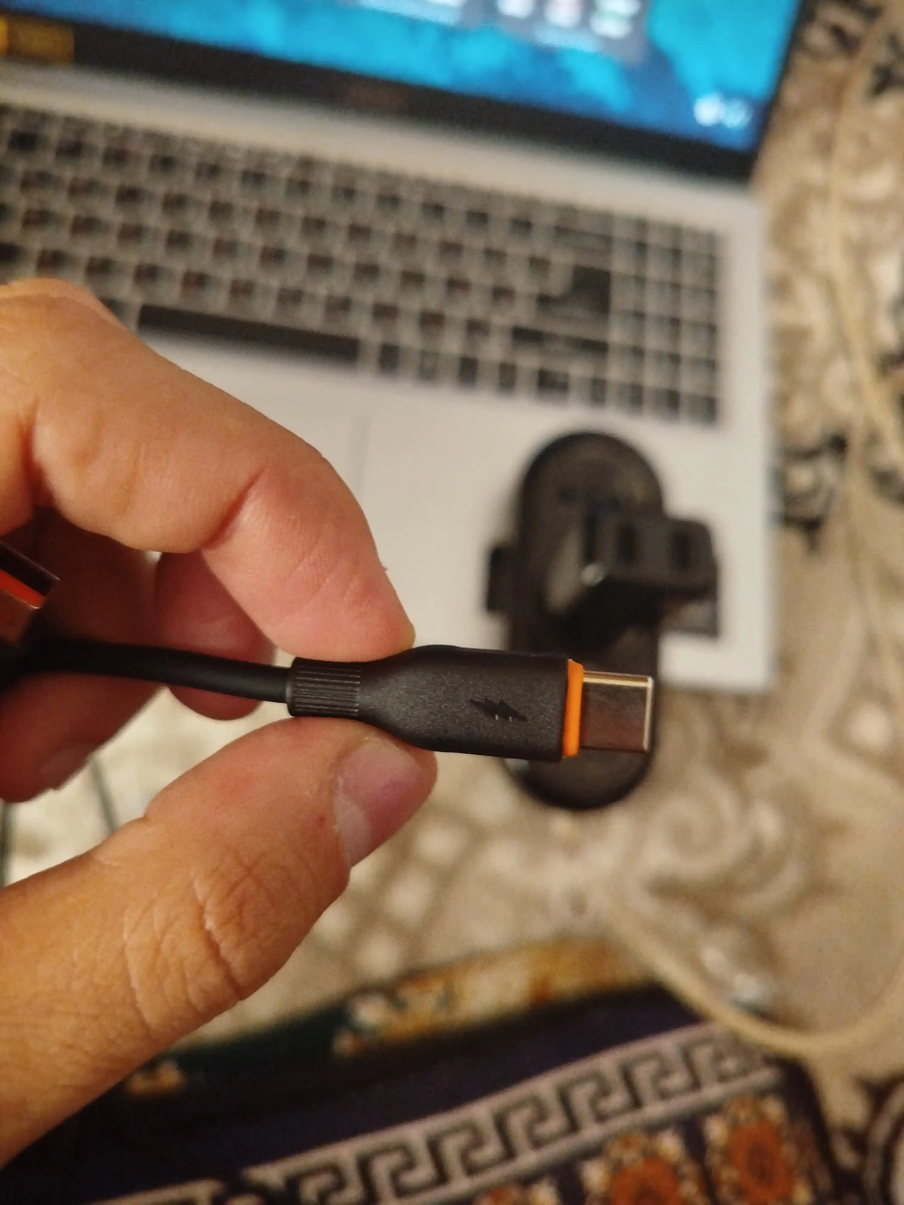 Кабели Type-C и Micro USB, белые и чёрные, 1 м, 3A / 2.4A, для смартфонов