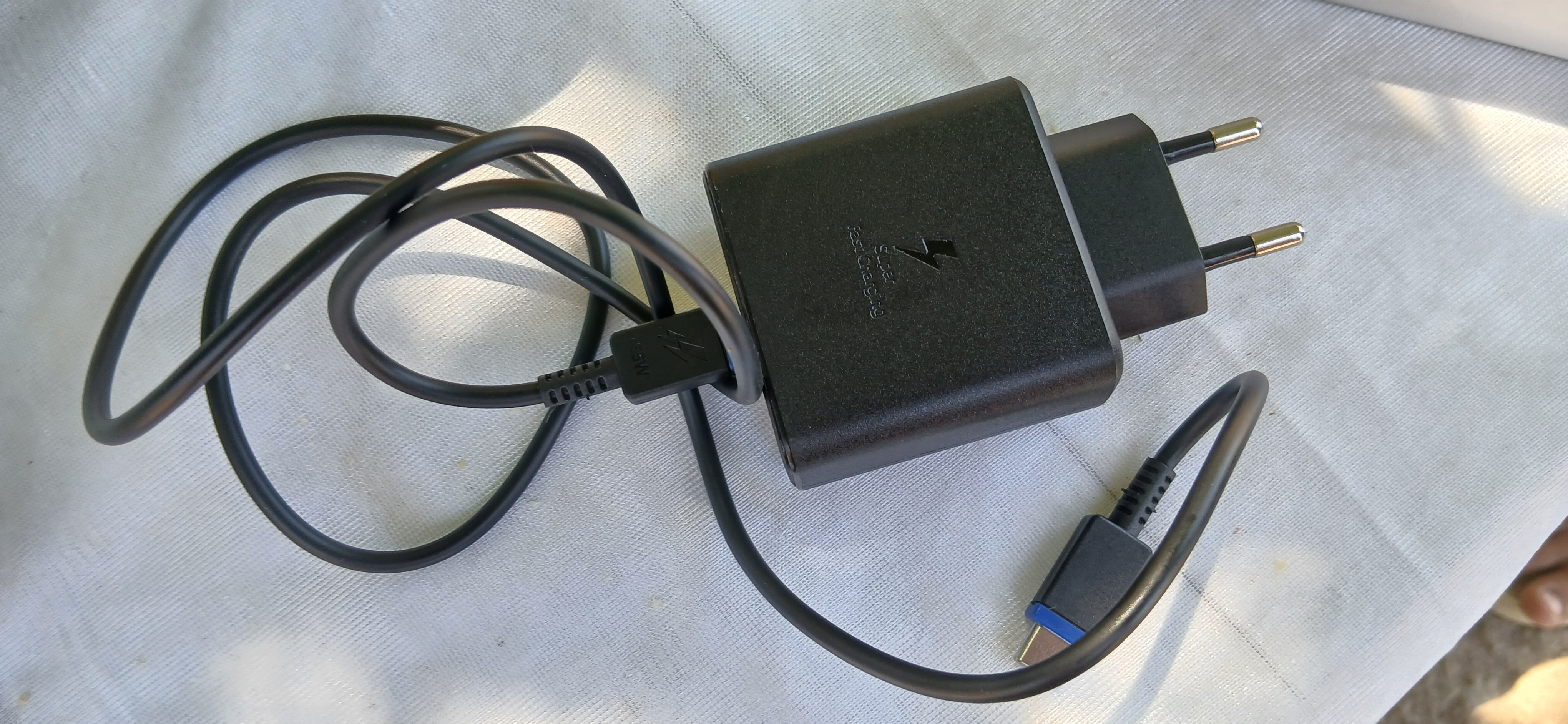 Samsung 45W PD Adapter – мощное и безопасное зарядное устройство