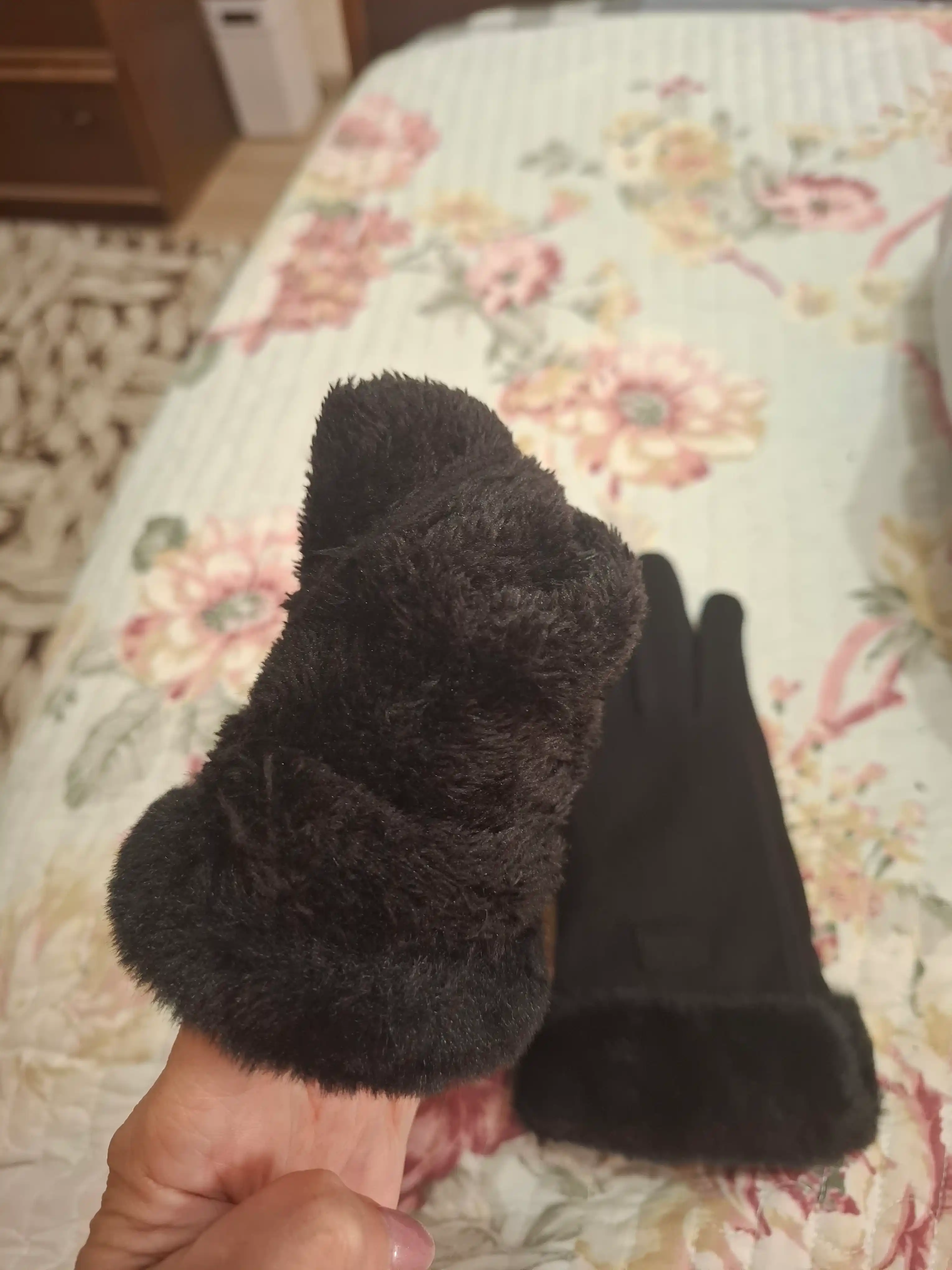 Перчатки женские, меховые