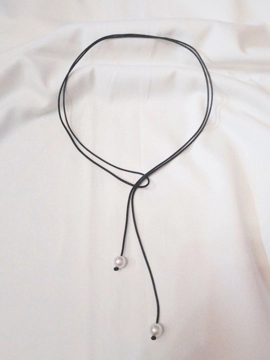 Qizlar uchun charm ip va durli chokerlar